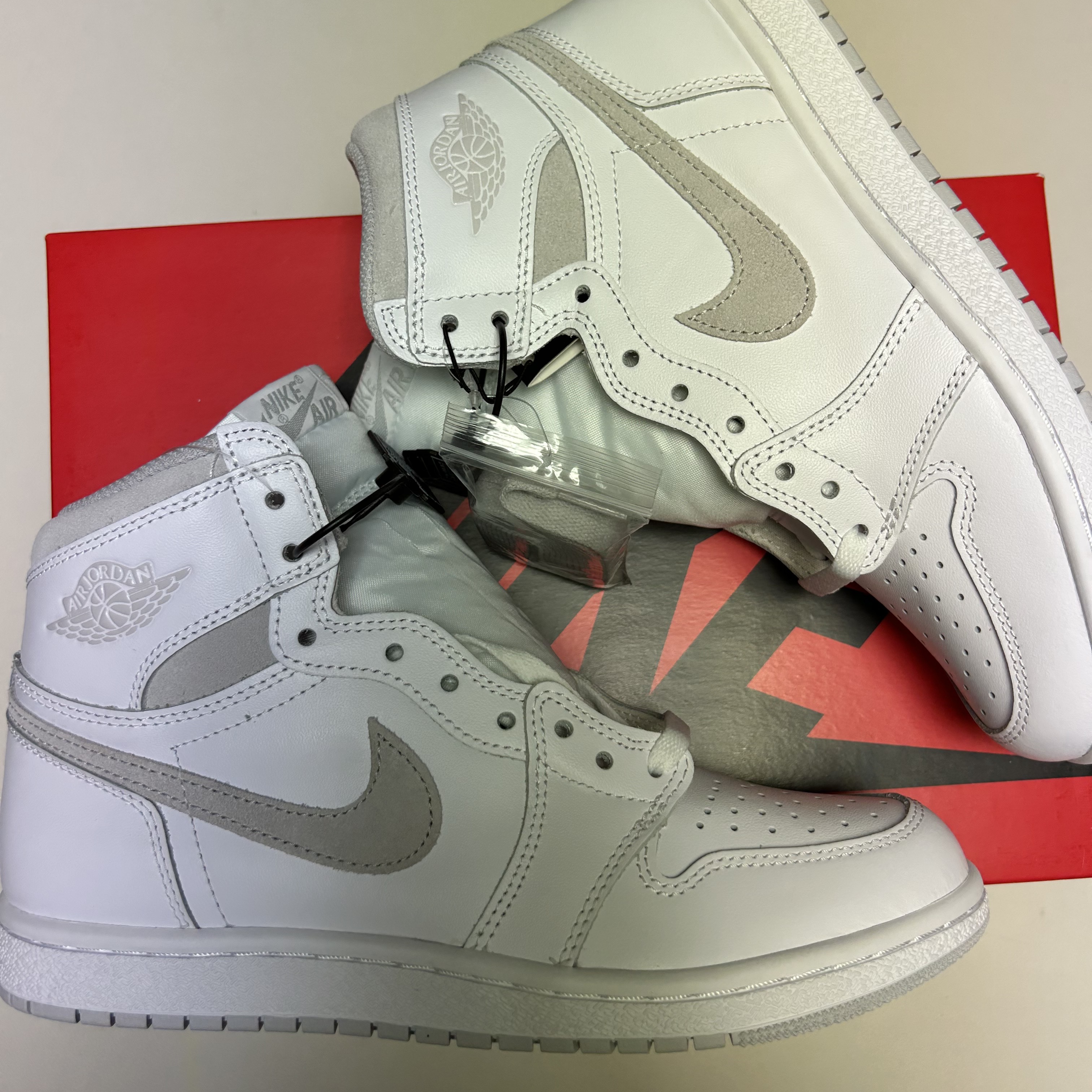 Jordan 1 High 85 Neutral Grey 착용 스타일