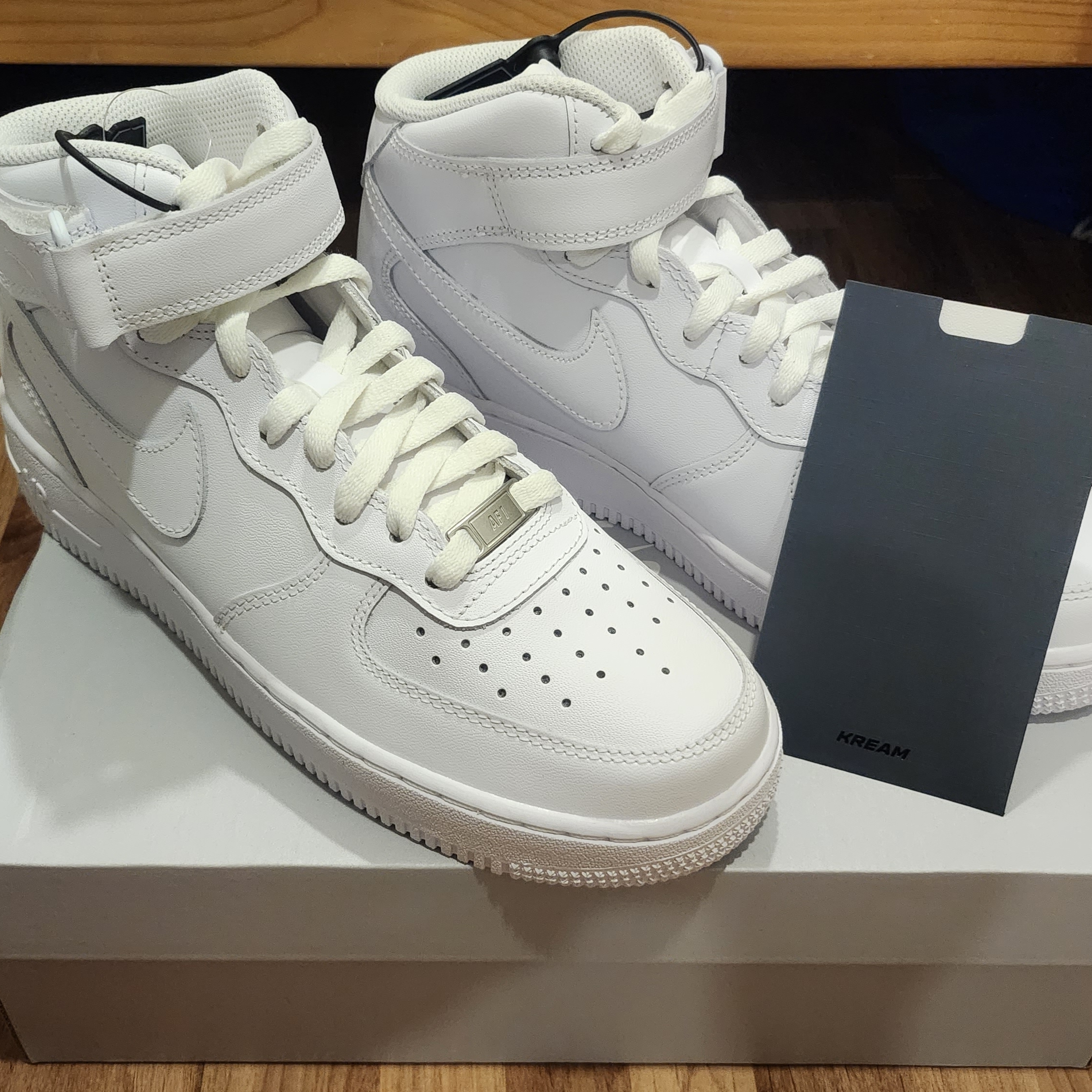 Nike Air Force 1 Mid '07 White 착용 스타일