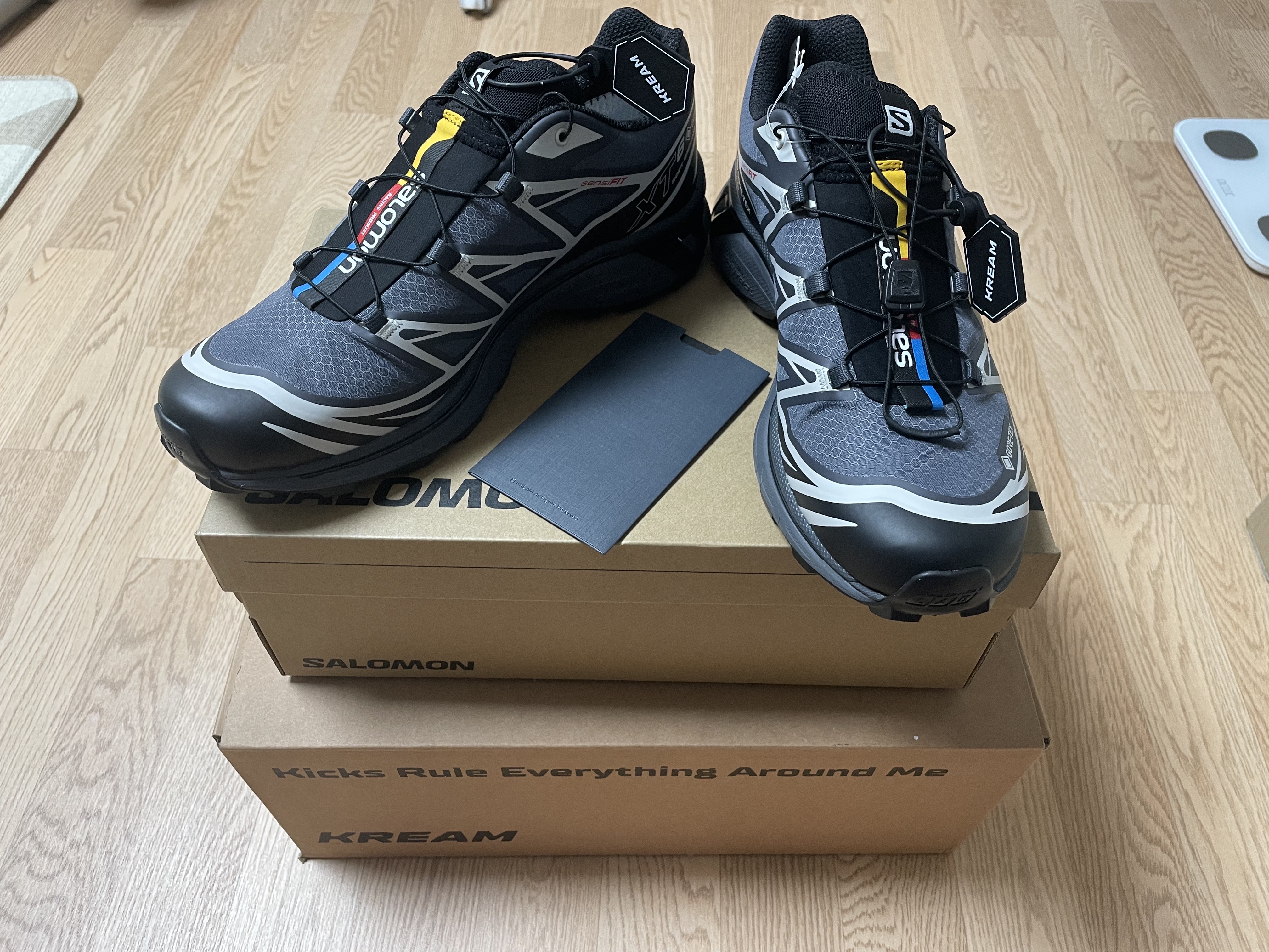 Salomon XT-6 Gore-Tex Black Ebony 착용 스타일 - 2