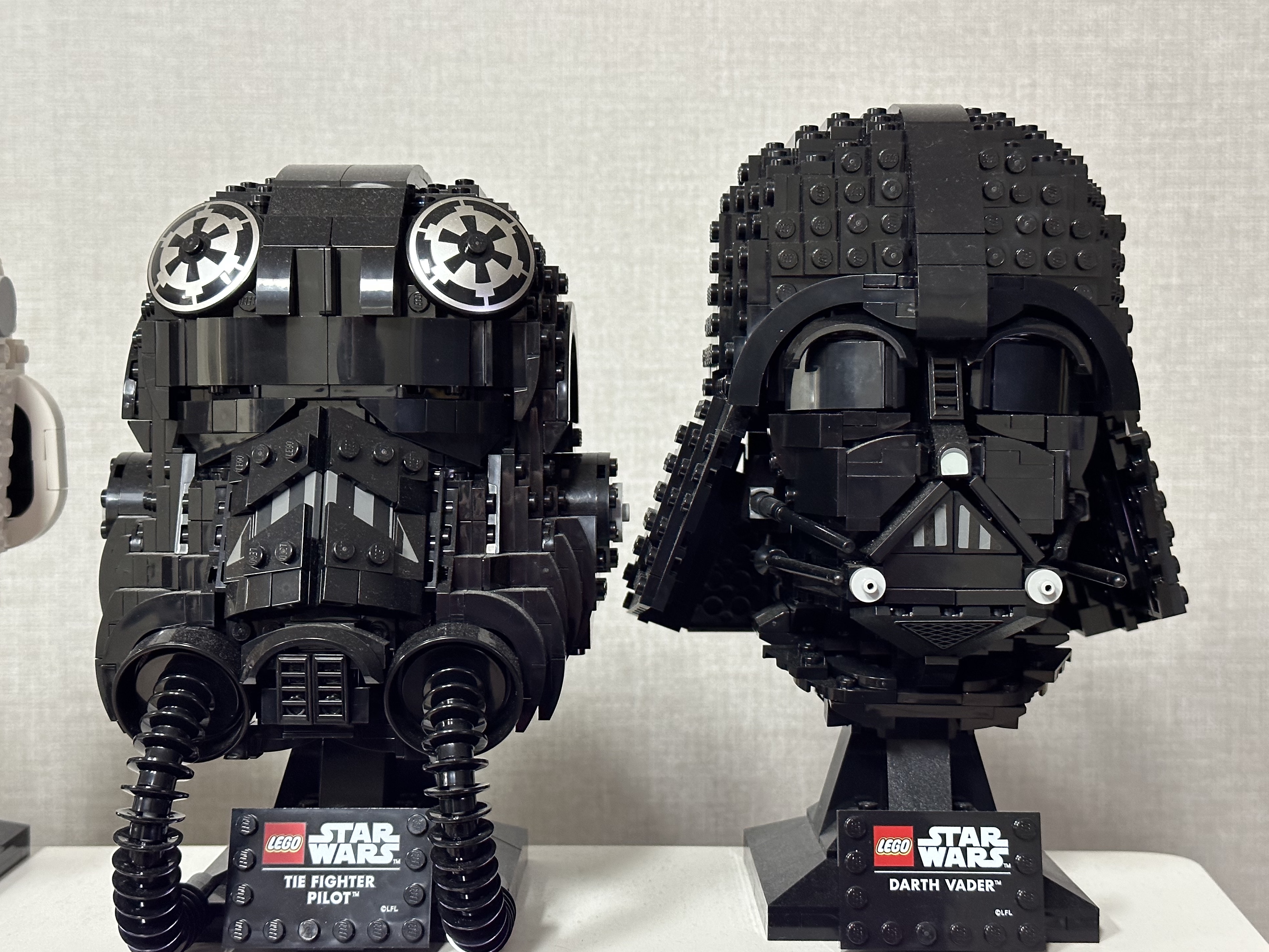 Lego Star Wars TIE Fighter Pilot Helmet, Lego Star Wars Darth Vader Helmet 착용 스타일