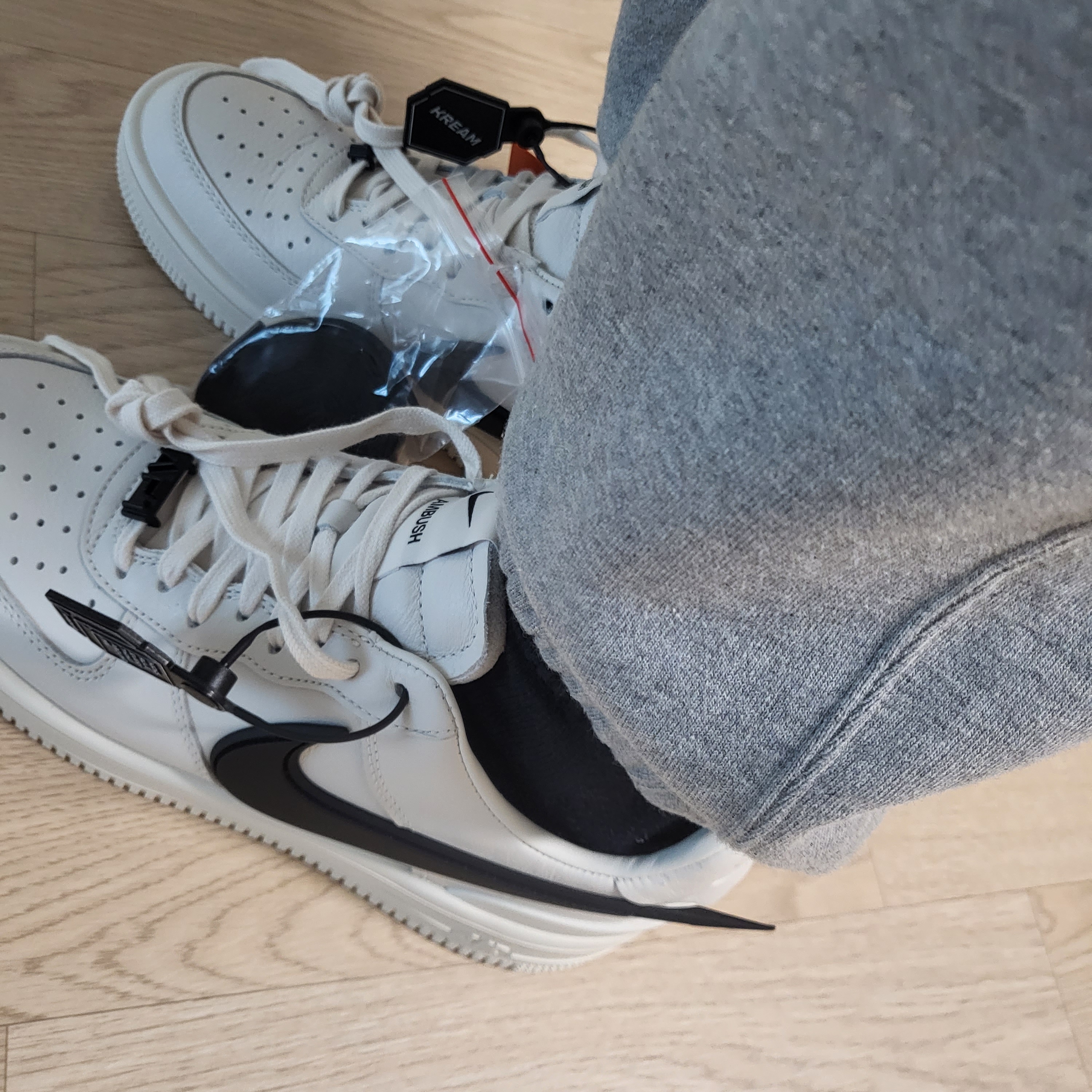 Nike x Ambush Air Force 1 Low SP Phantom 착용 스타일