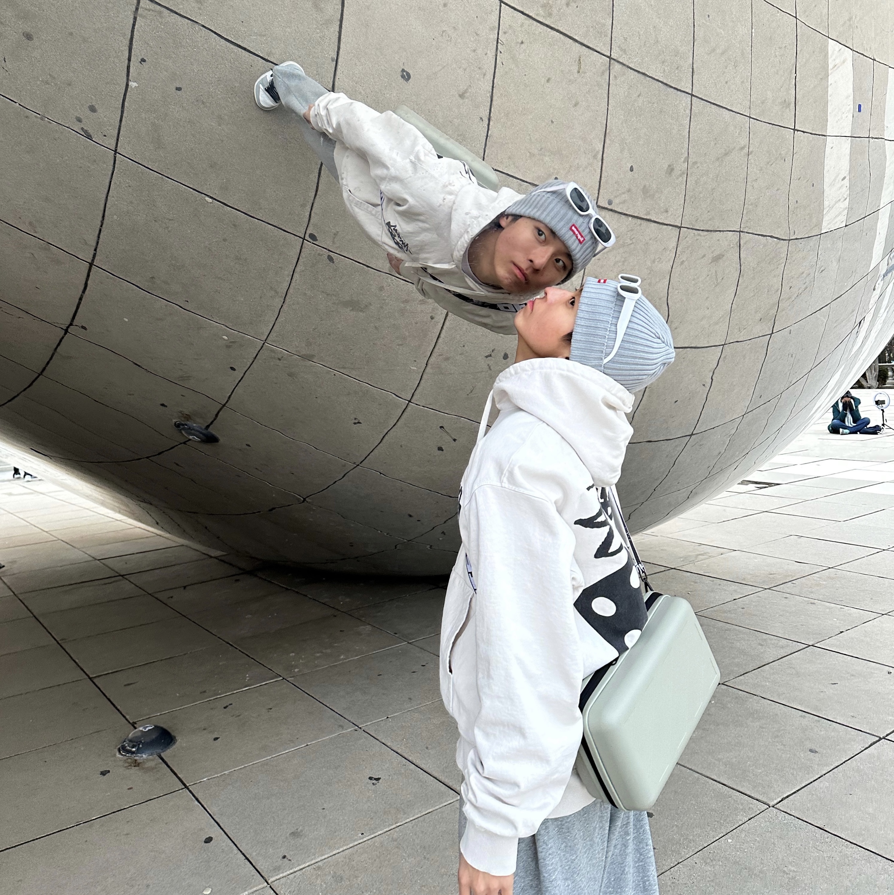 Off-White x Amore Pacific Protection Box (Without Cosmetics), Supreme Overdyed Beanie Grey - 23SS 착용 스타일