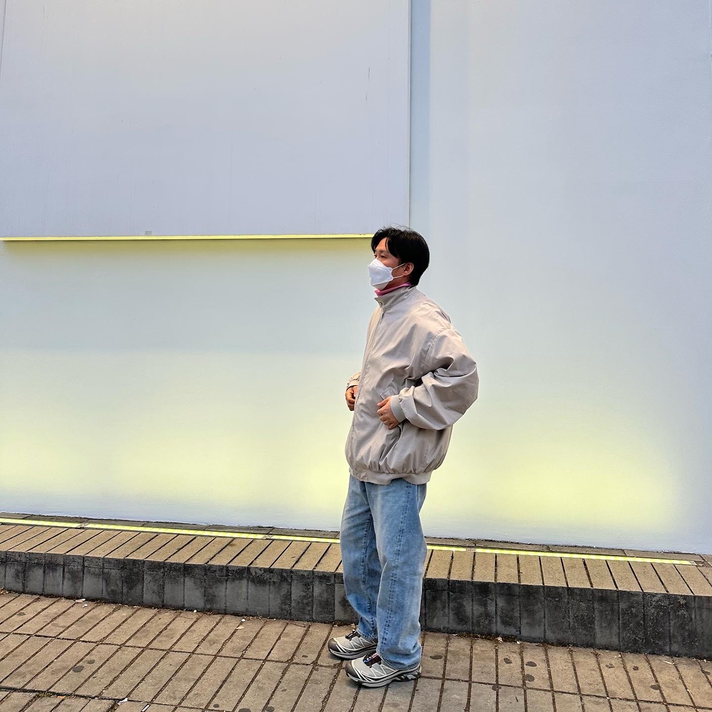 Salomon XT-6 Gore-Tex Vintage Khaki, Comoli 5P Denim Pants Bleach - 23SS 착용 스타일 - 3