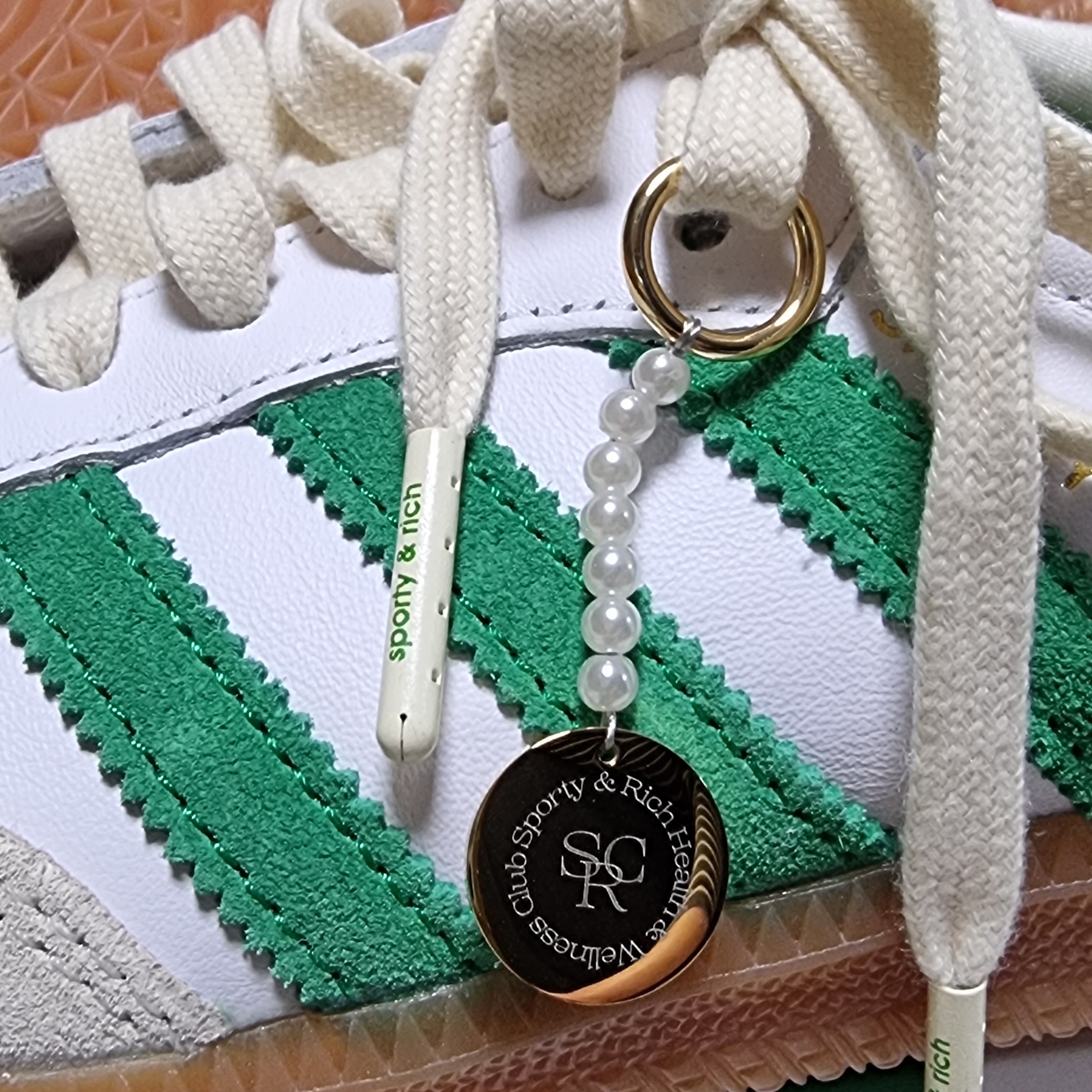 Adidas x Sporty & Rich Samba OG Cloud White Green 착용 스타일 - 2