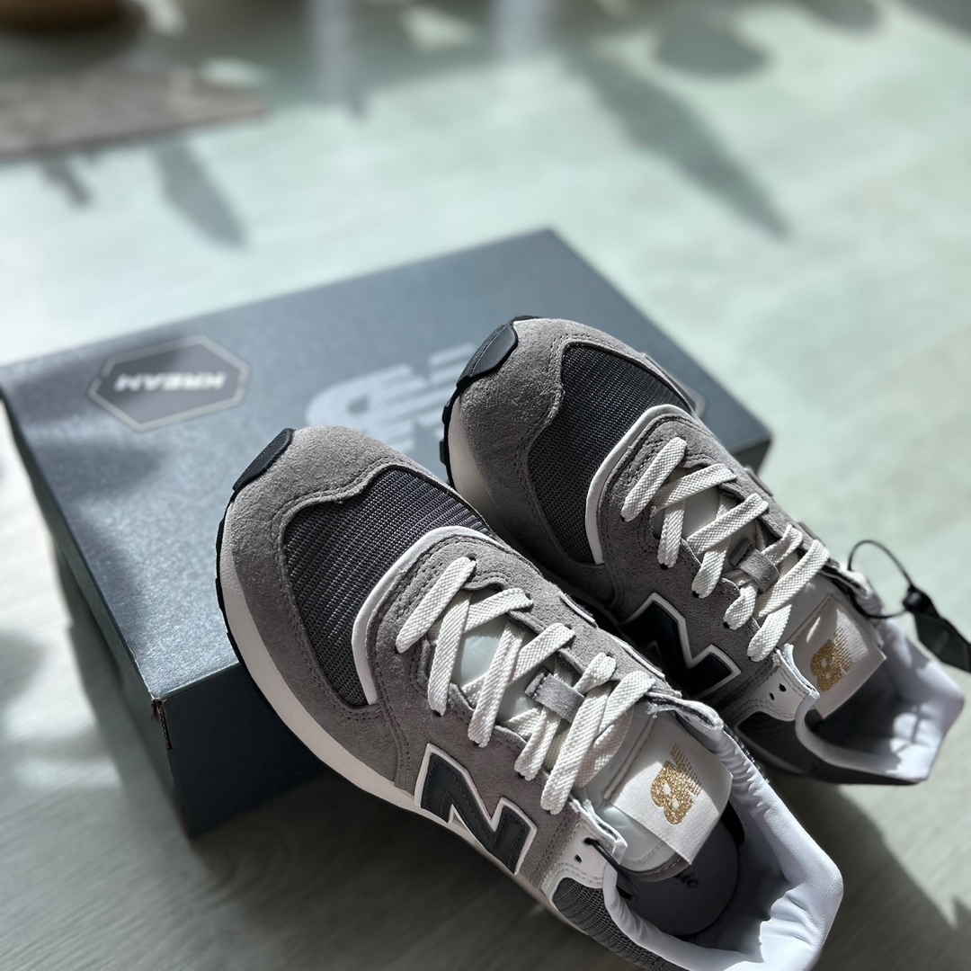 New Balance 574 Legacy Grey 착용 스타일 - 2