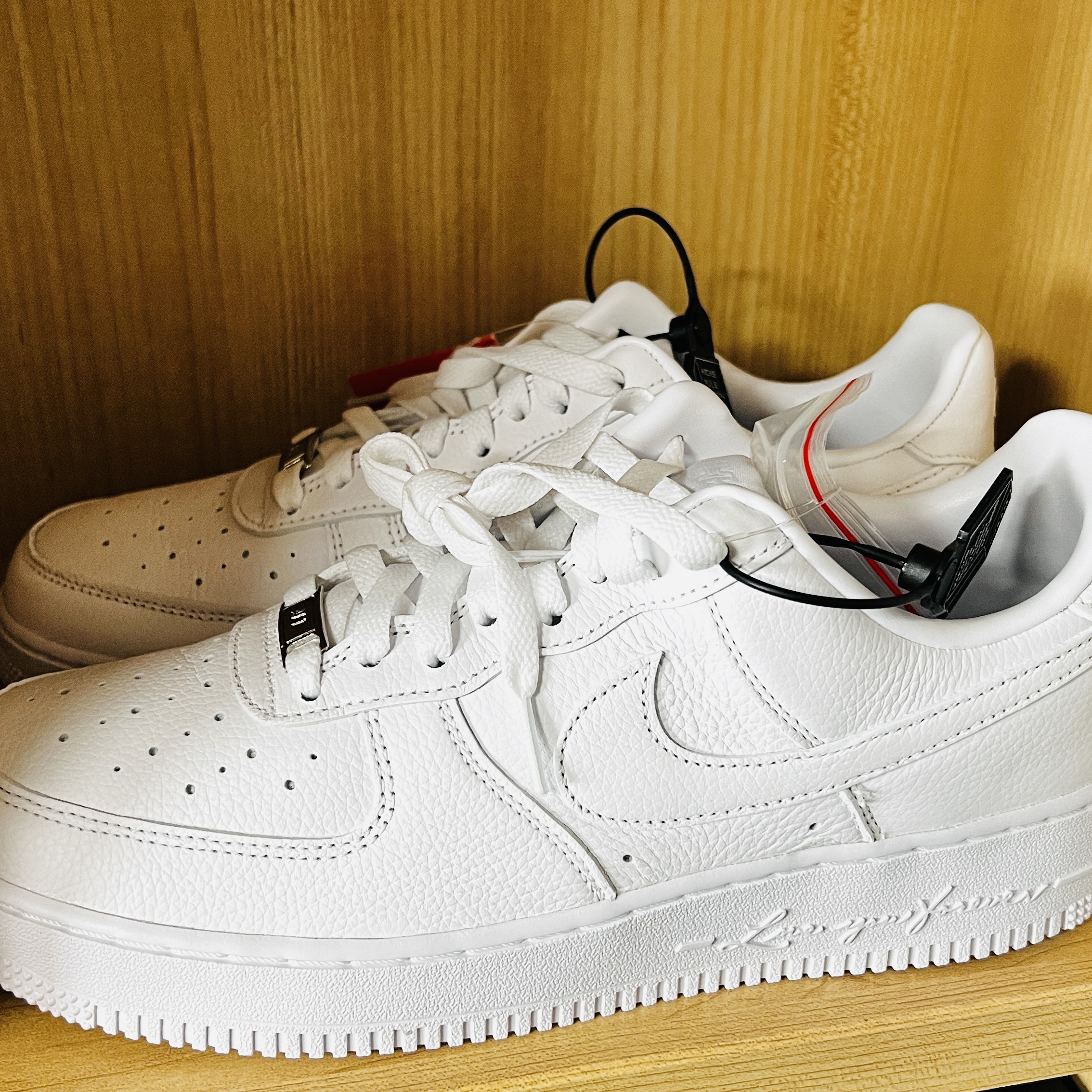 Nike x Drake Nocta Air Force 1 Low SP Certified Lover Boy White 착용 스타일 - 2