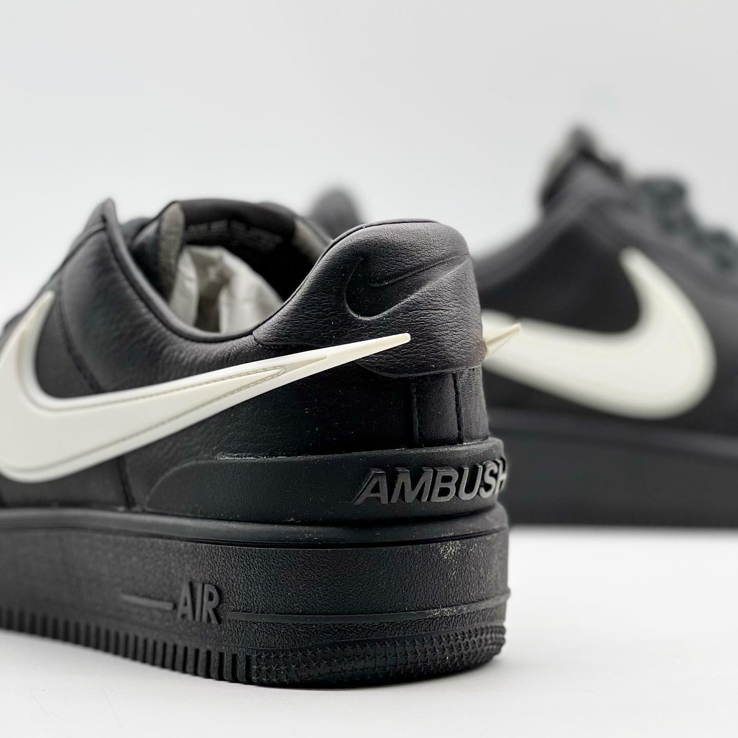 Nike x Ambush Air Force 1 Low SP Black 착용 스타일 - 3