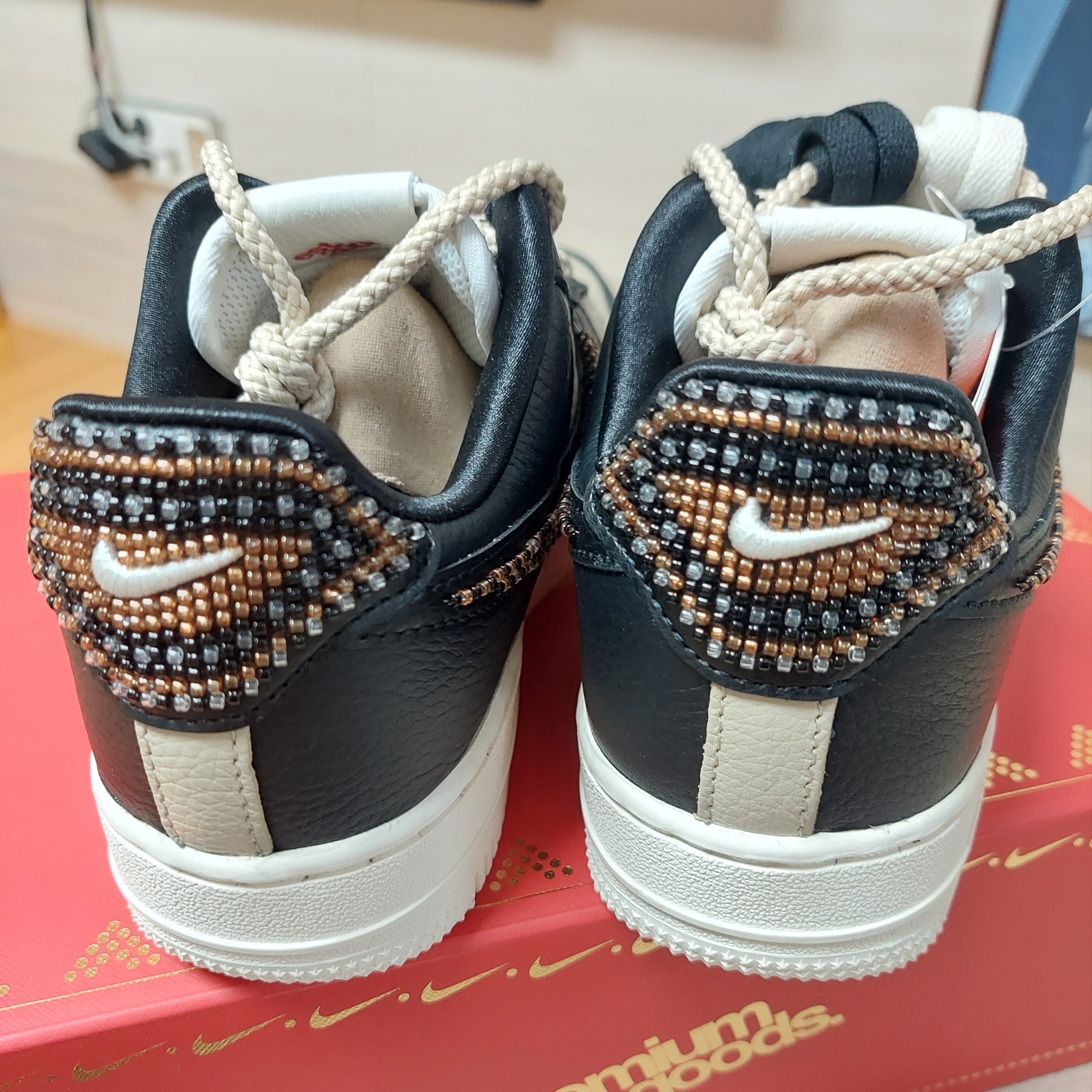 (W) Nike x Premium Goods Air Force 1 Low Black Sand 착용 스타일 - 3
