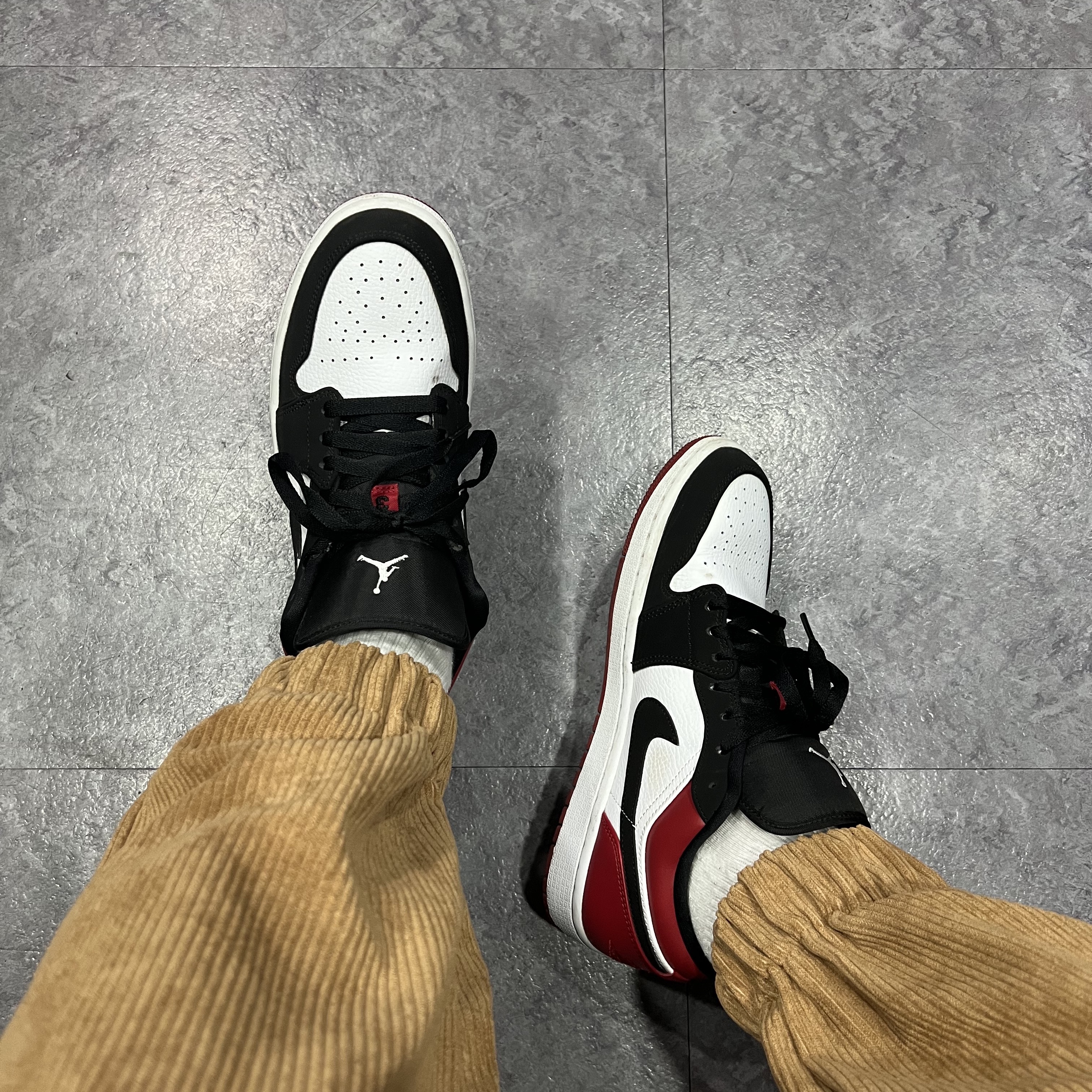 Jordan 1 Low Black Toe 착용 스타일