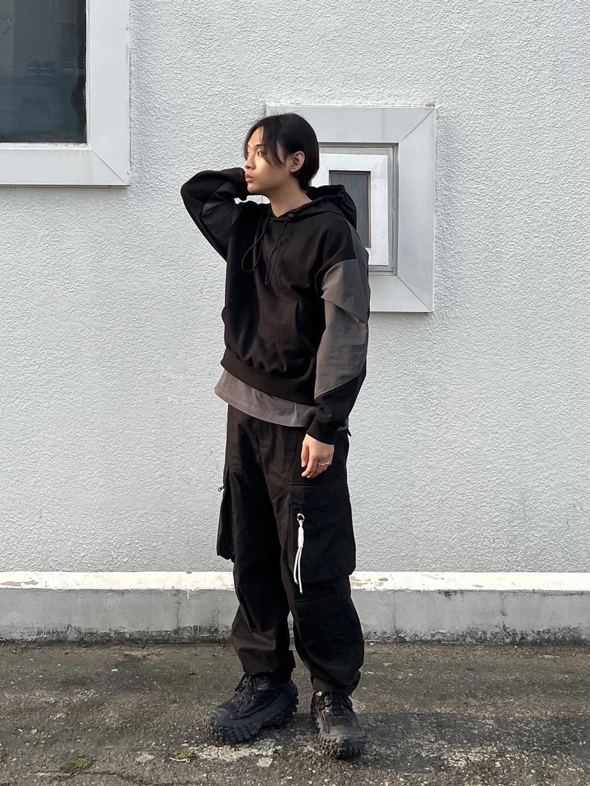 Balenciaga Defender Sneakers Black 착용 스타일 - 1