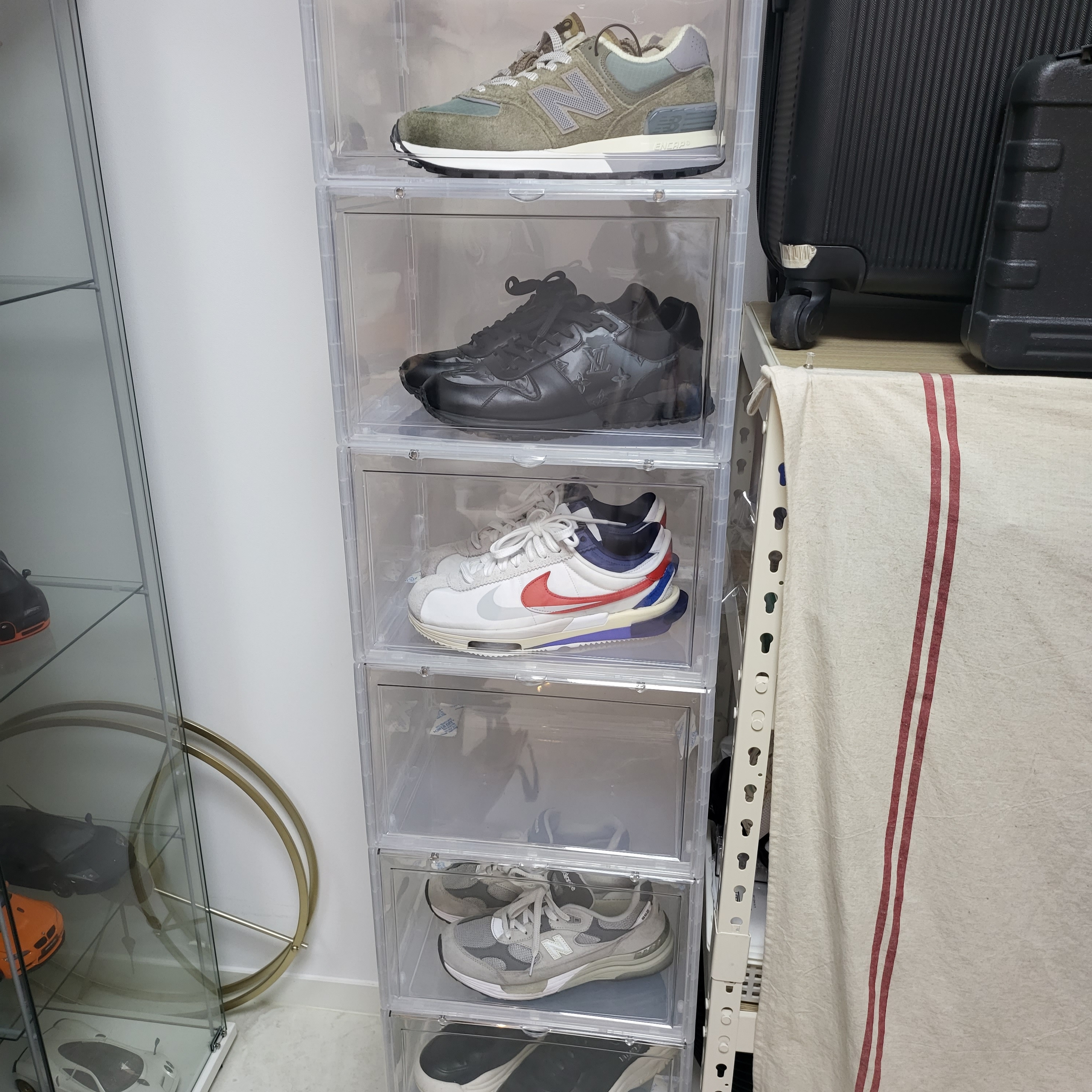 New Balance x Stone Island 574 Legacy Green, Nike x Sacai Zoom Cortez SP White and University Red 착용 스타일 - 4