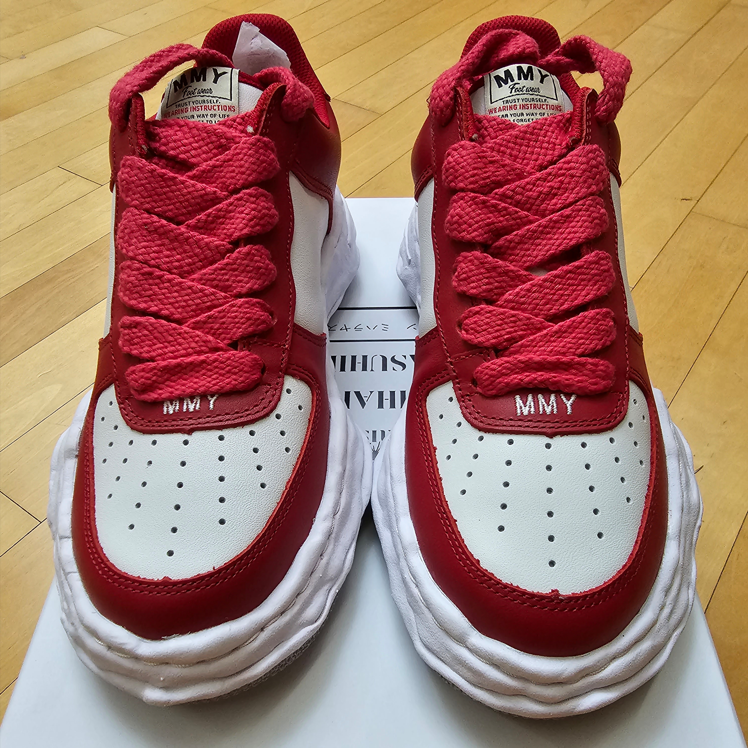 Maison Mihara Yasuhiro Wayne OG Sole Leather Low-top Sneakers Red, Jordan 1 Retro High OG Chicago 2022 착용 스타일 - 4