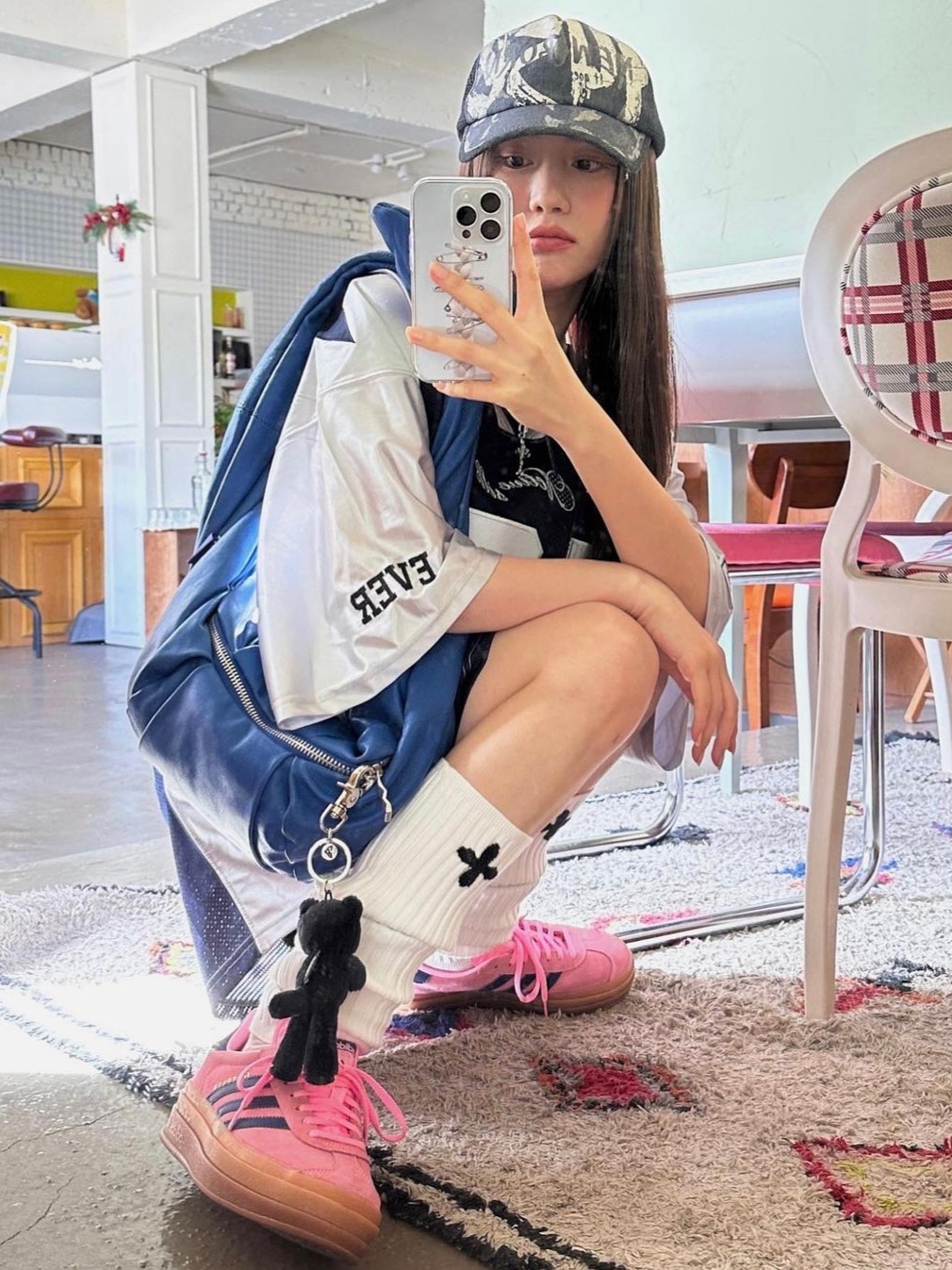 (W) Adidas Gazelle Bold Pink Glow Victory Blue, 2000Archives Football T-Shirt Navy 착용 스타일