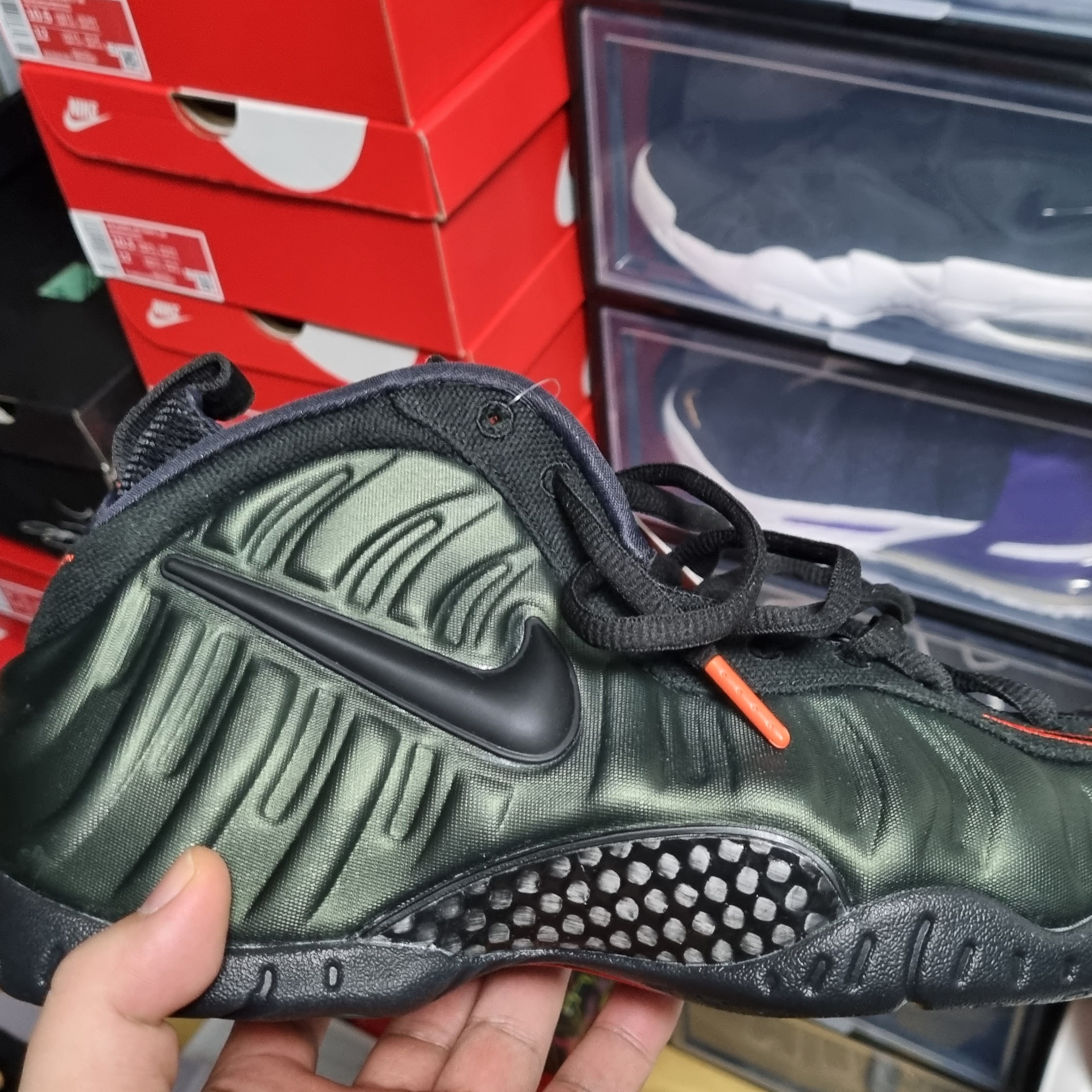 Nike Air Foamposite Pro Sequoia 착용 스타일