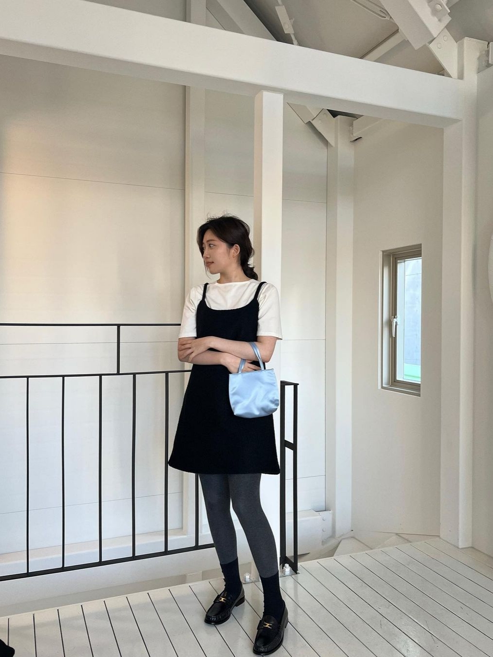 Hai Little Silk Bag Light Blue 착용 스타일 - 1