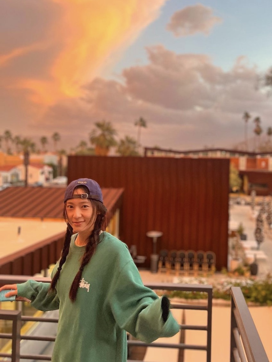 Stussy Basic Stussy Crew Green 2022 착용 스타일 - 2