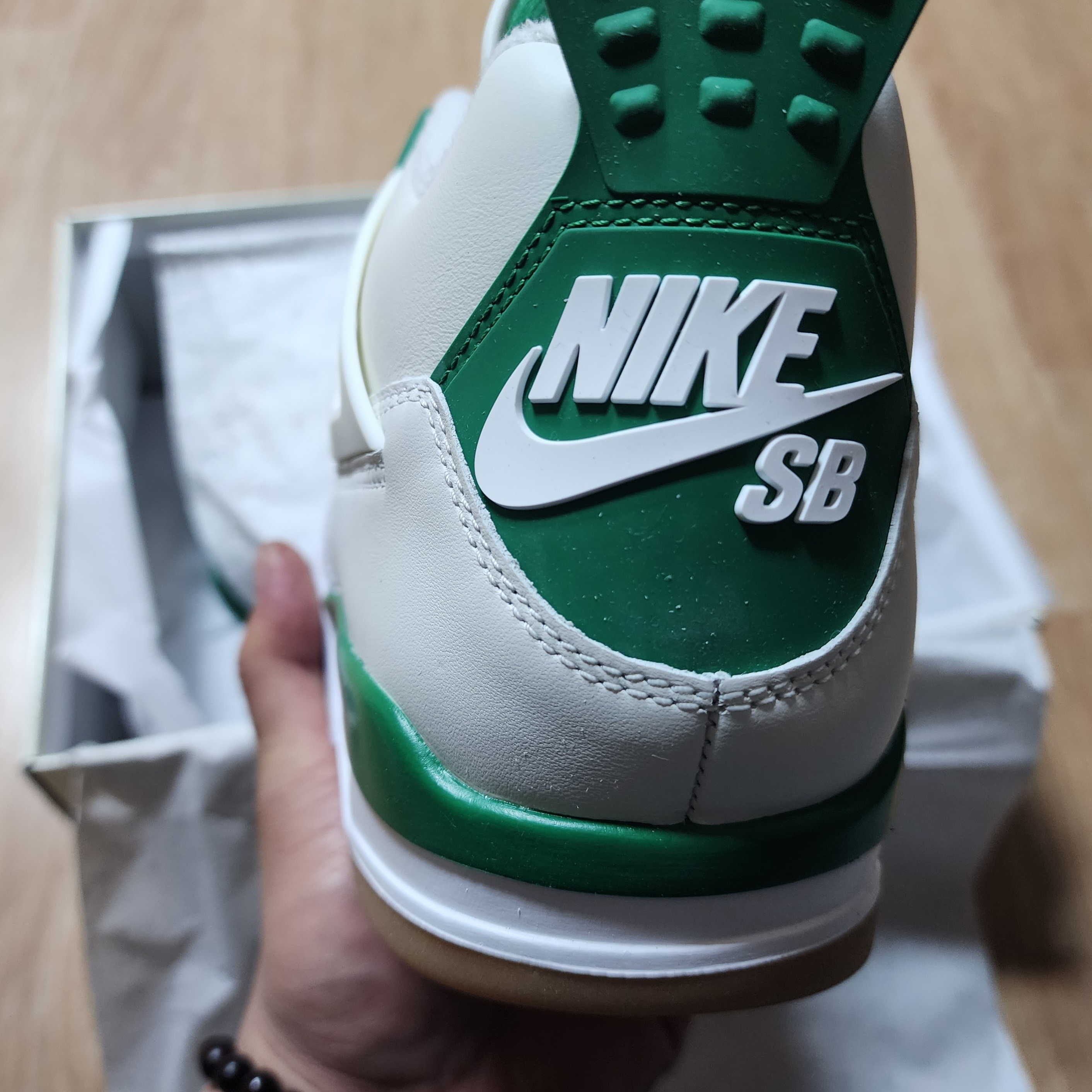 Jordan 4 x Nike SB Retro SP Pine Green 착용 스타일 - 3
