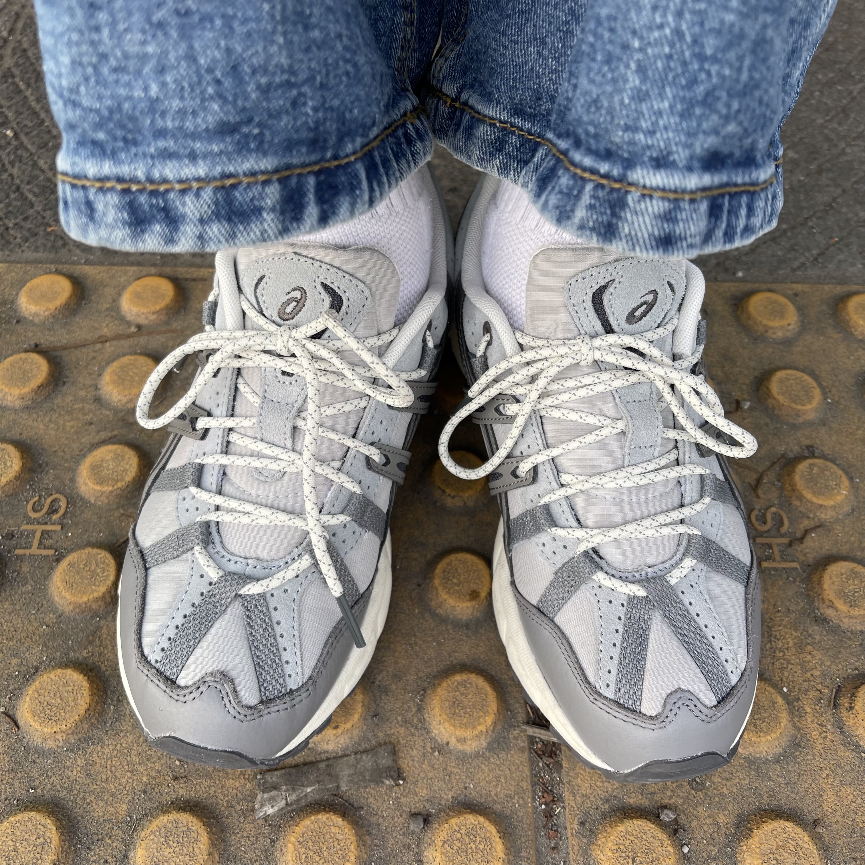 Asics Gel-Sonoma 15-50 Oyster Grey Clay Grey 착용 스타일