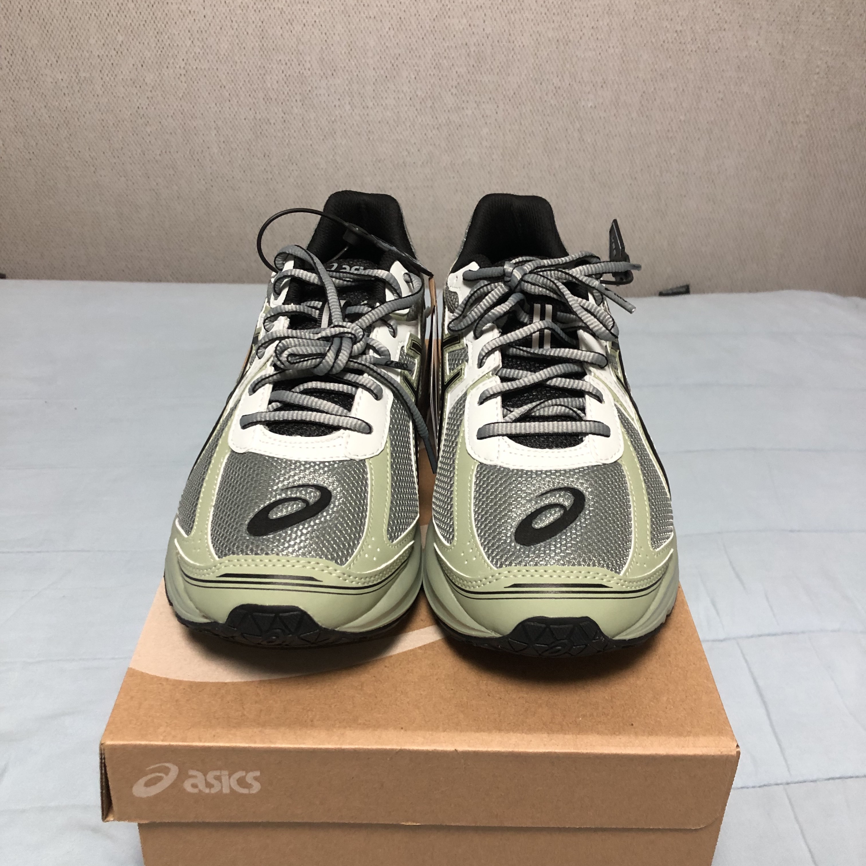 Asics Jog 100 S Sheet Rock - 2E Wide 착용 스타일 - 1