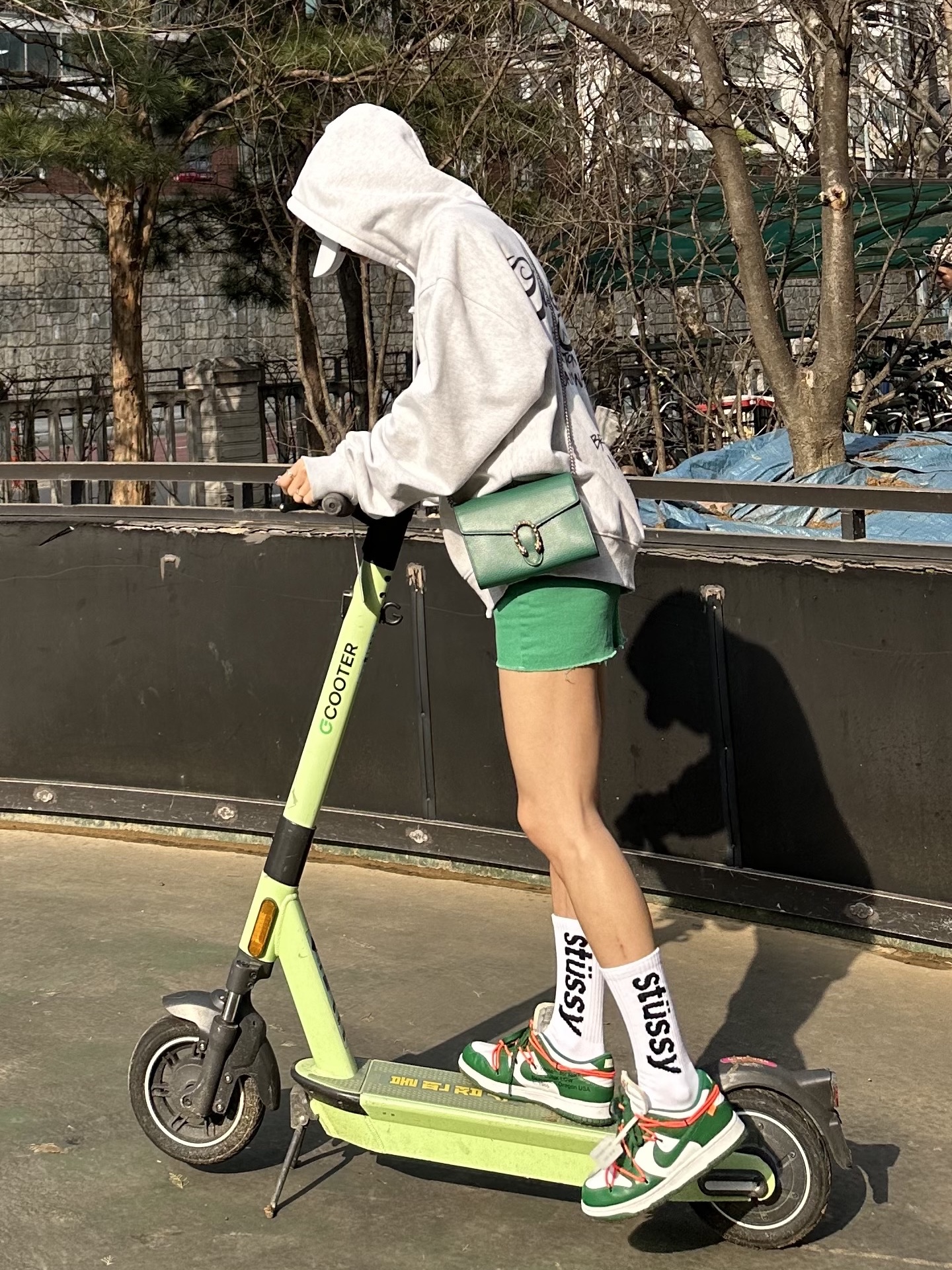 Stussy Helvetica Crew Socks White Black, Stussy World Tour Zip Hoodie Ash Heather 2022 착용 스타일 - 2