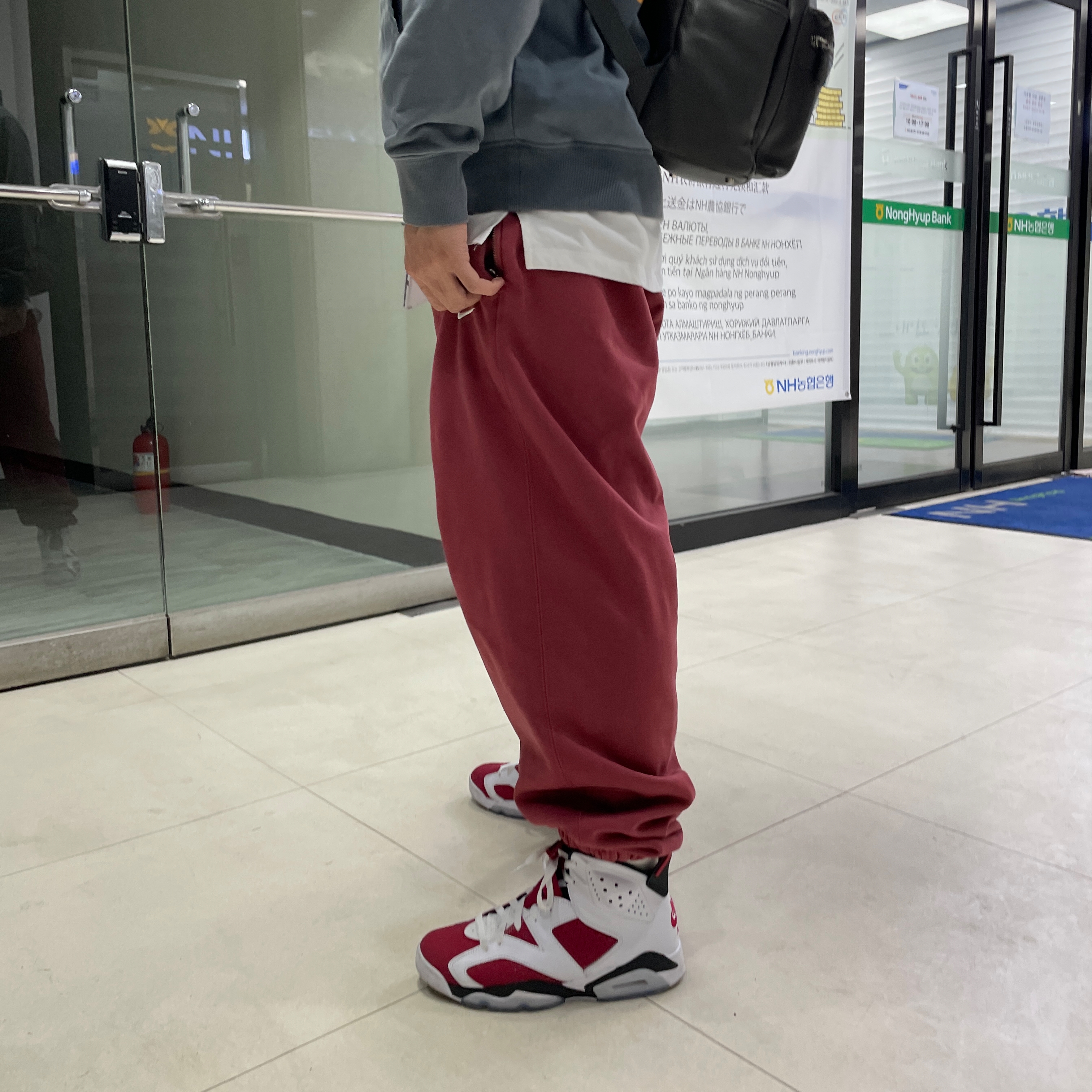Nike NRG Solo Swoosh Fleece Pants Cedar - US/EU, Jordan 6 Retro Carmine 2021 착용 스타일 - 2