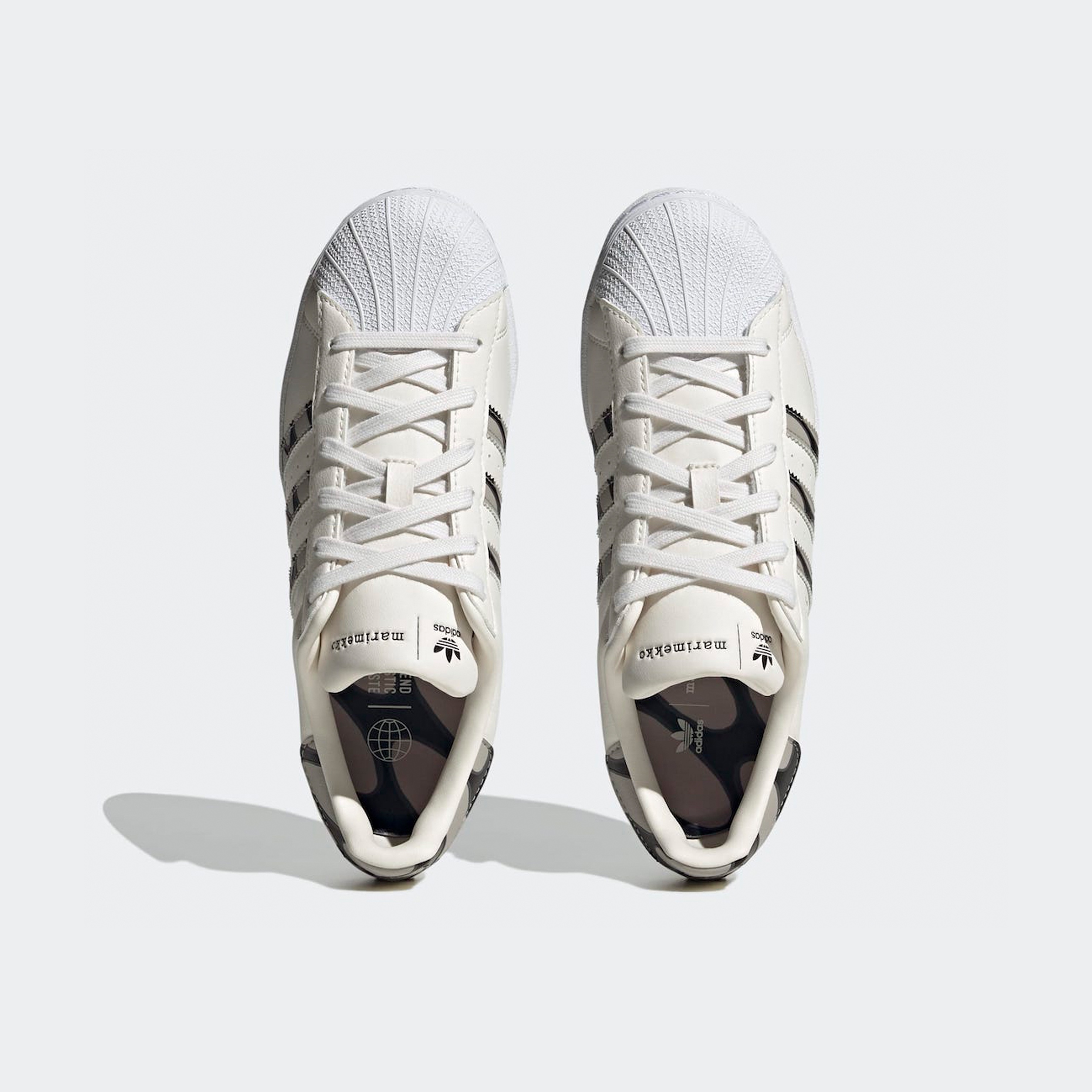 Adidas Superstar White Black, Adidas Superstar Core Black White 착용 스타일 - 3