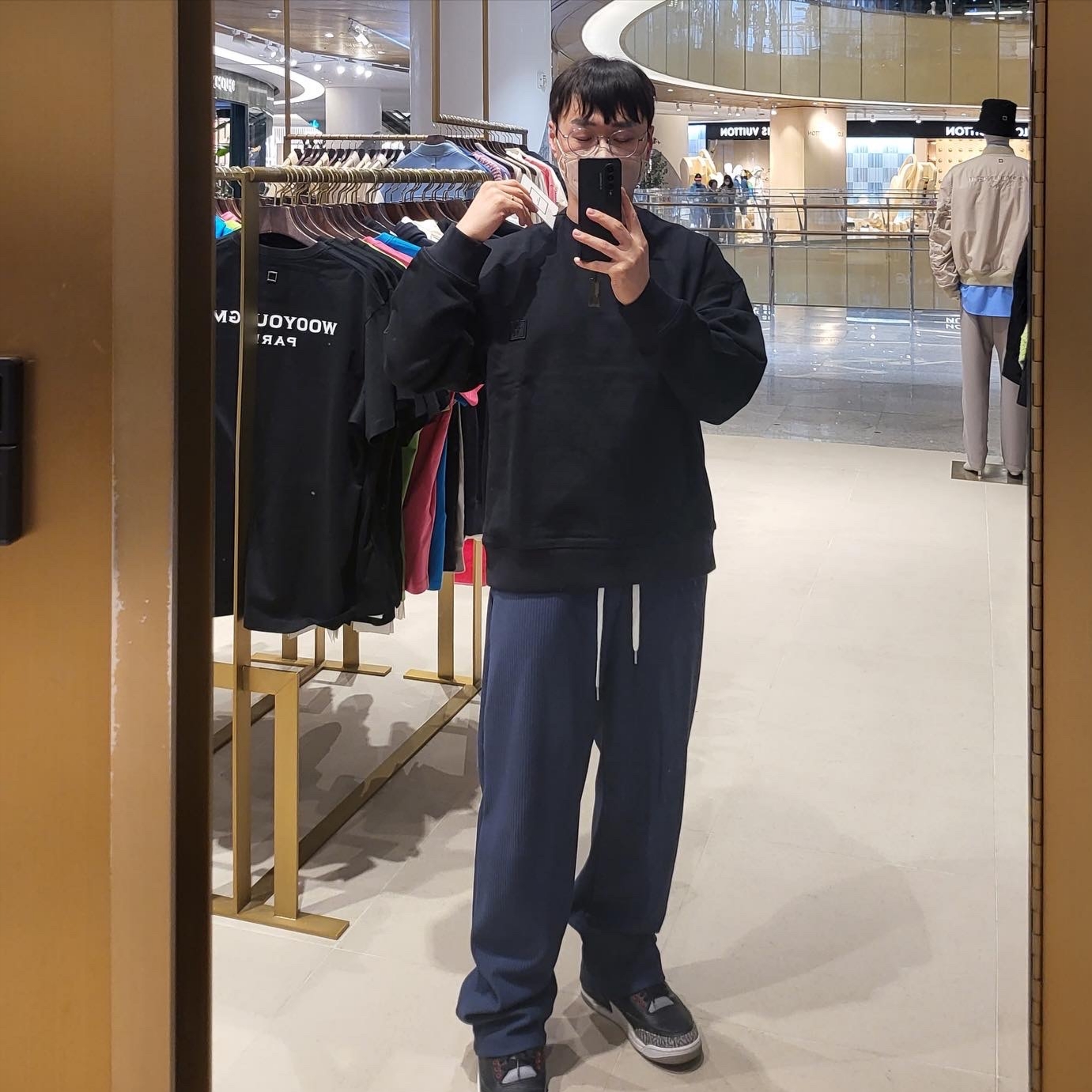 Wooyoungmi Flower Print Sweatshirt Black - 23SS, Jordan 3 Retro OG Black Cement 2018 착용 스타일 - 1