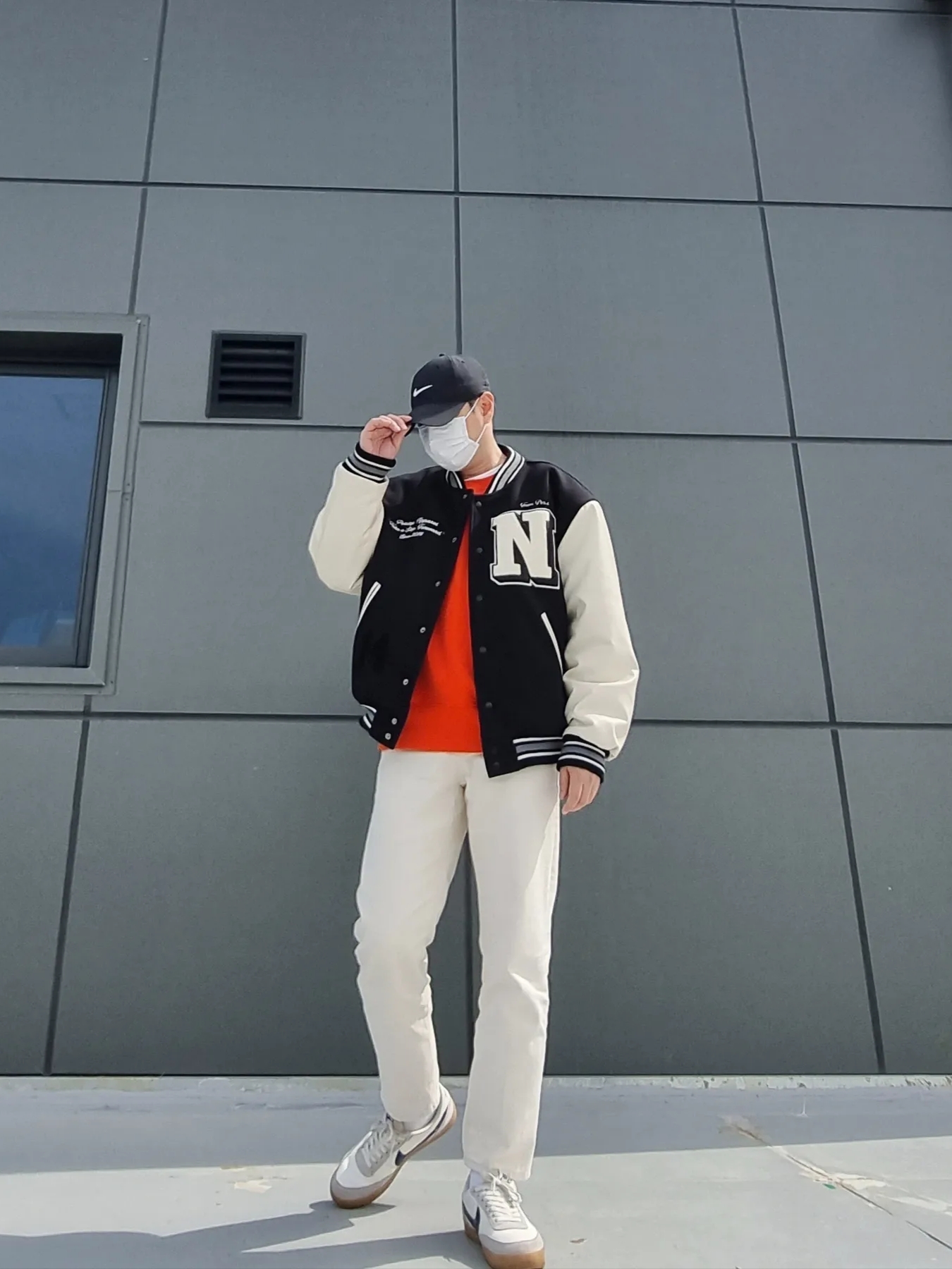 Puma x AMI Crewneck Sweatshirt Orange, Nike x J.Crew Killshot 2 Sail Midnight Navy 착용 스타일 - 1