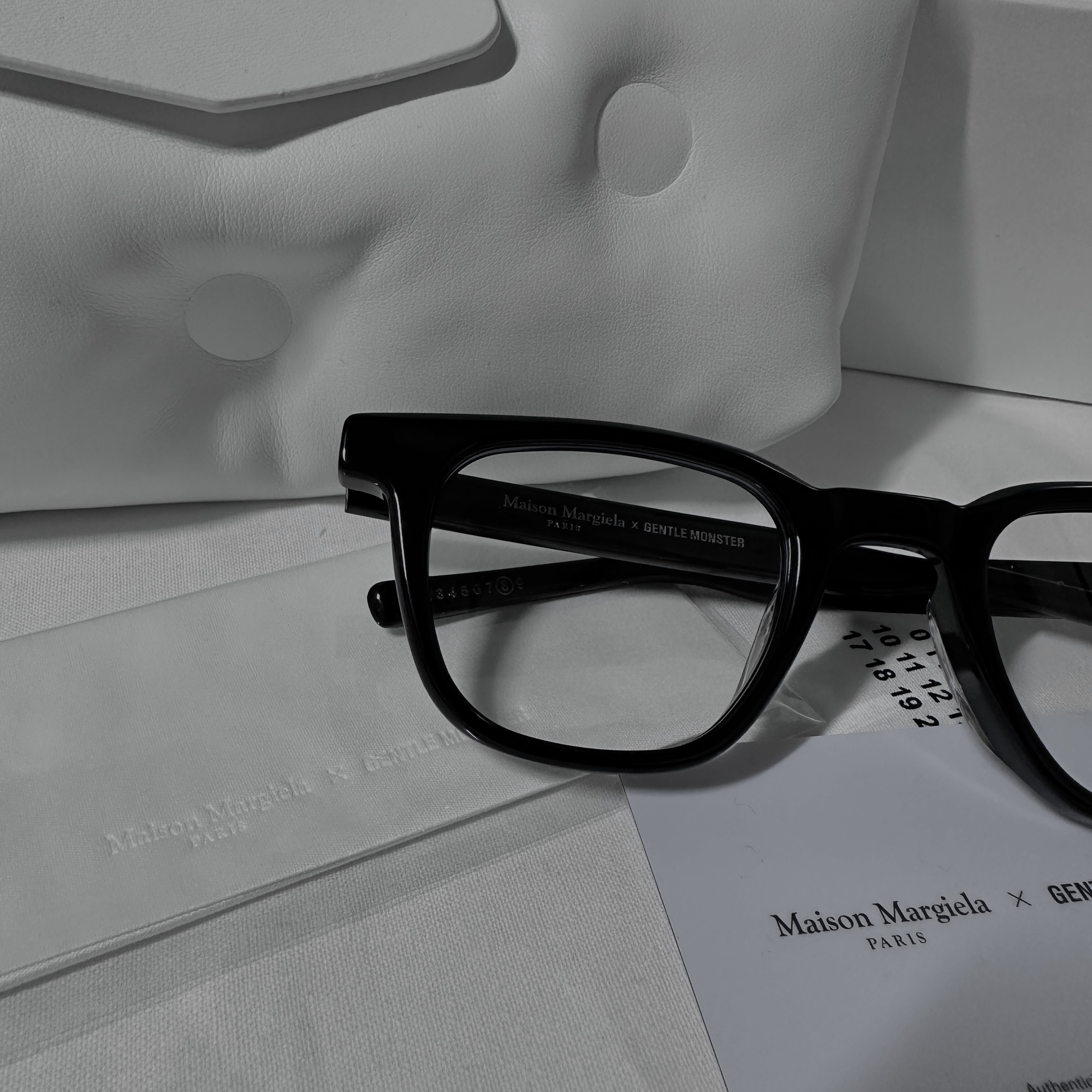Gentle Monster x Maison Margiela MM010 Clear Black 착용 스타일