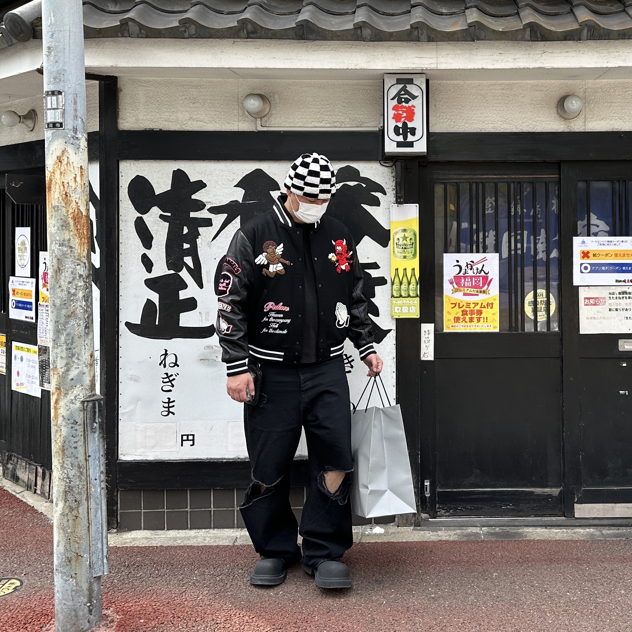 Palace Fallen Angels Varsity Jacket Black - 23SS, Stussy Crochet Checkered Beanie Black 착용 스타일 - 1