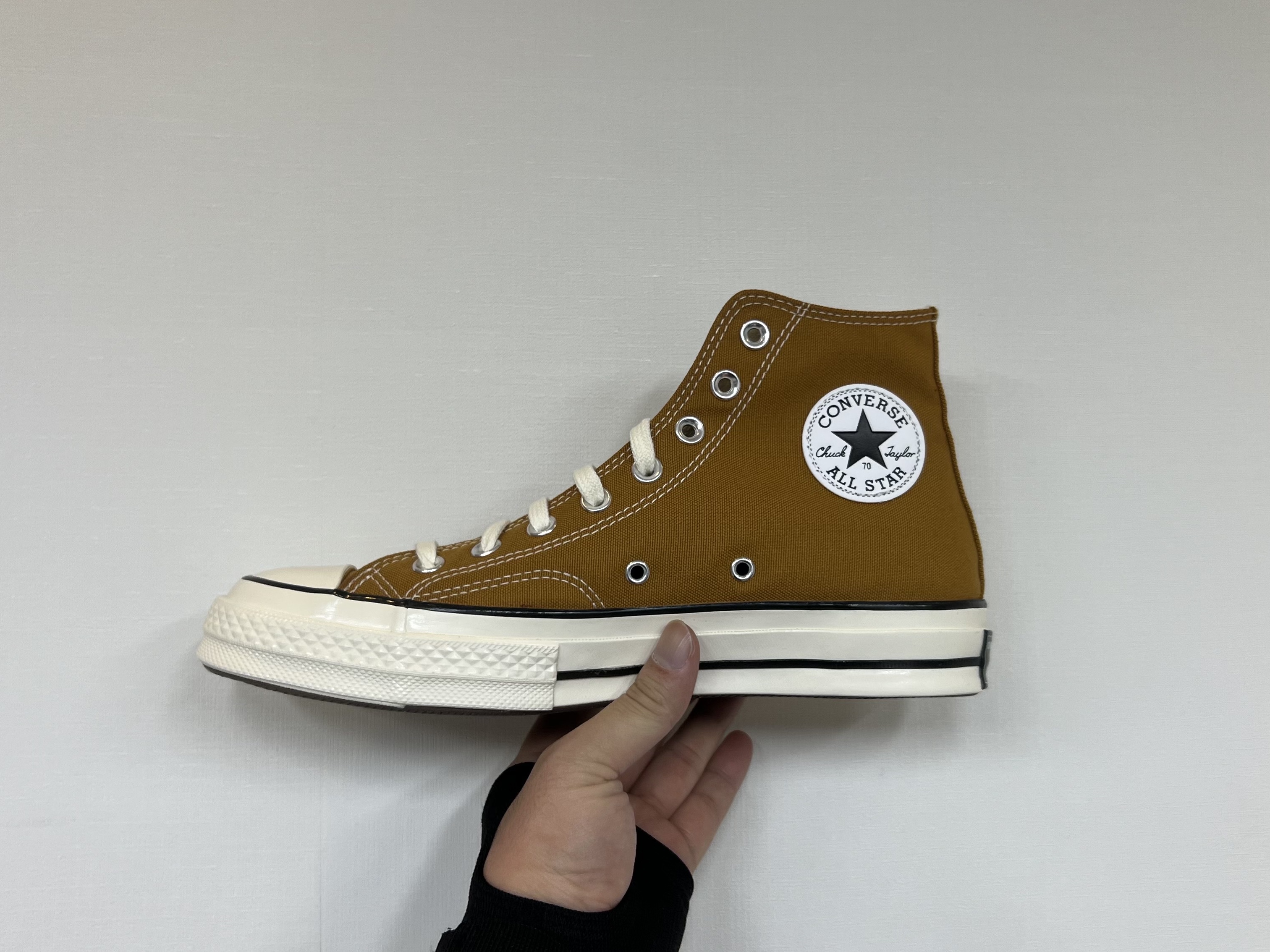 Converse Chuck 70 High Dark Soba 착용 스타일