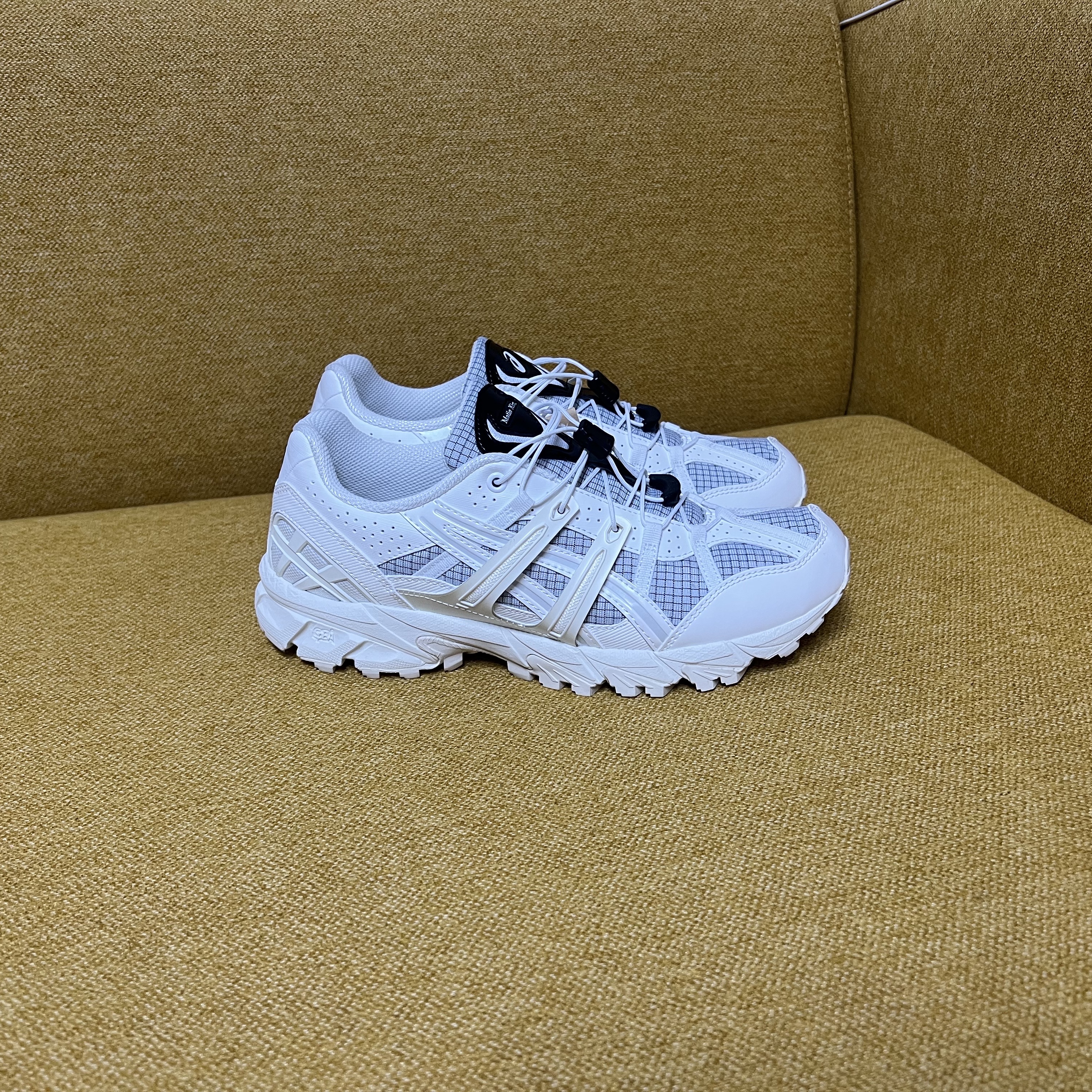 (W) Asics x Matin Kim Gel-Sonoma 15-50 Glacier Grey White 착용 스타일 - 1