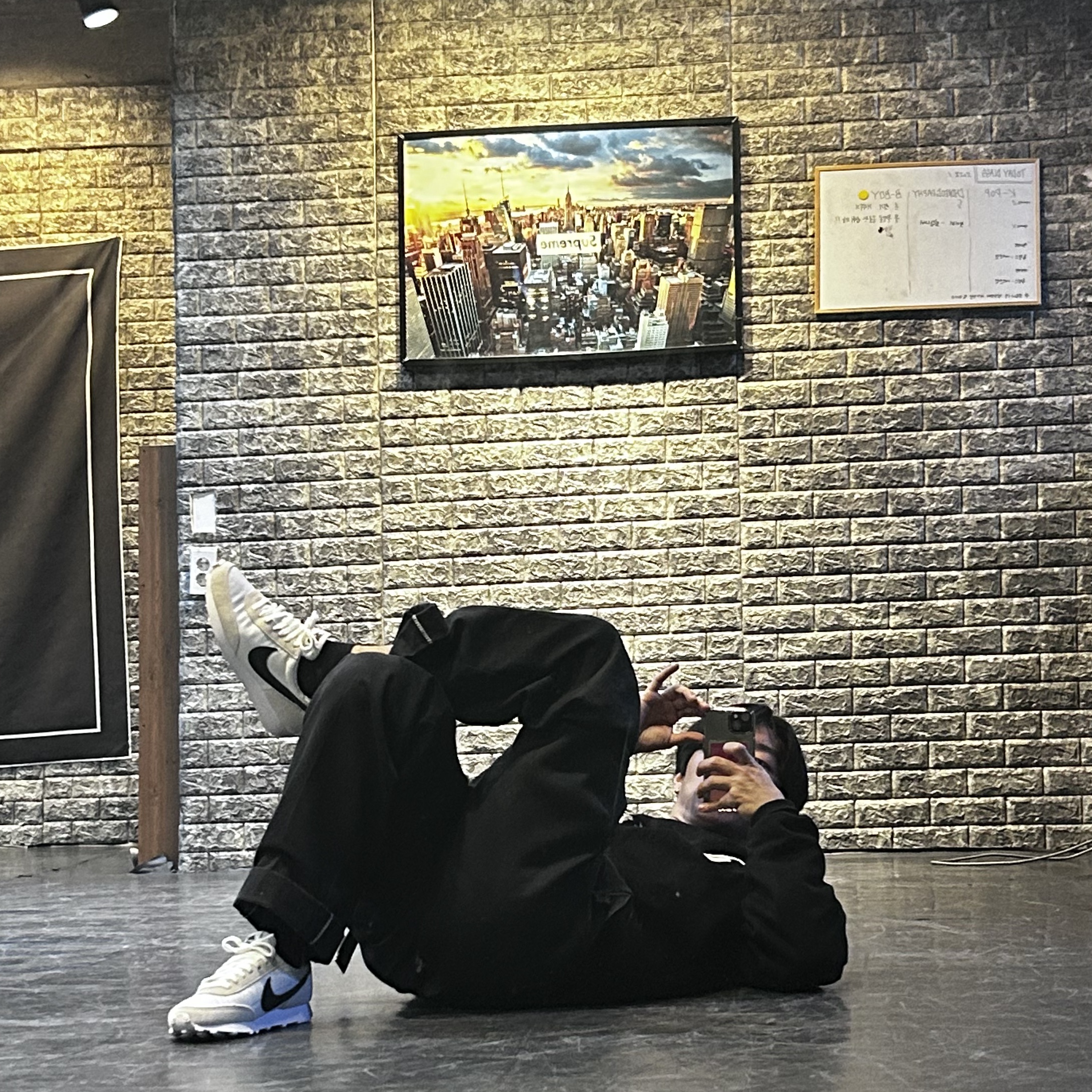 (W) Nike Daybreak Summit White Black 착용 스타일