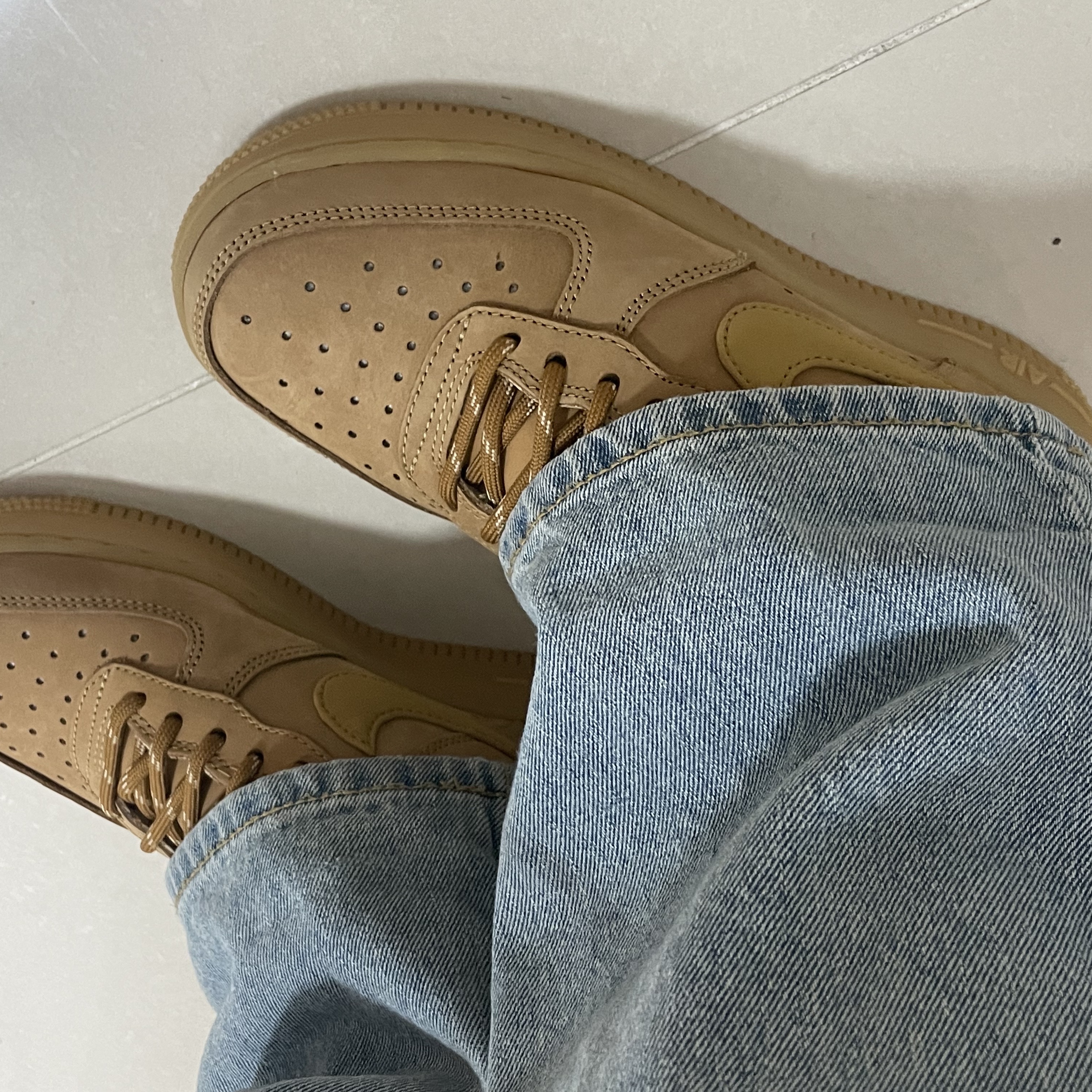 Nike Air Force 1 '07 WB Flax 착용 스타일