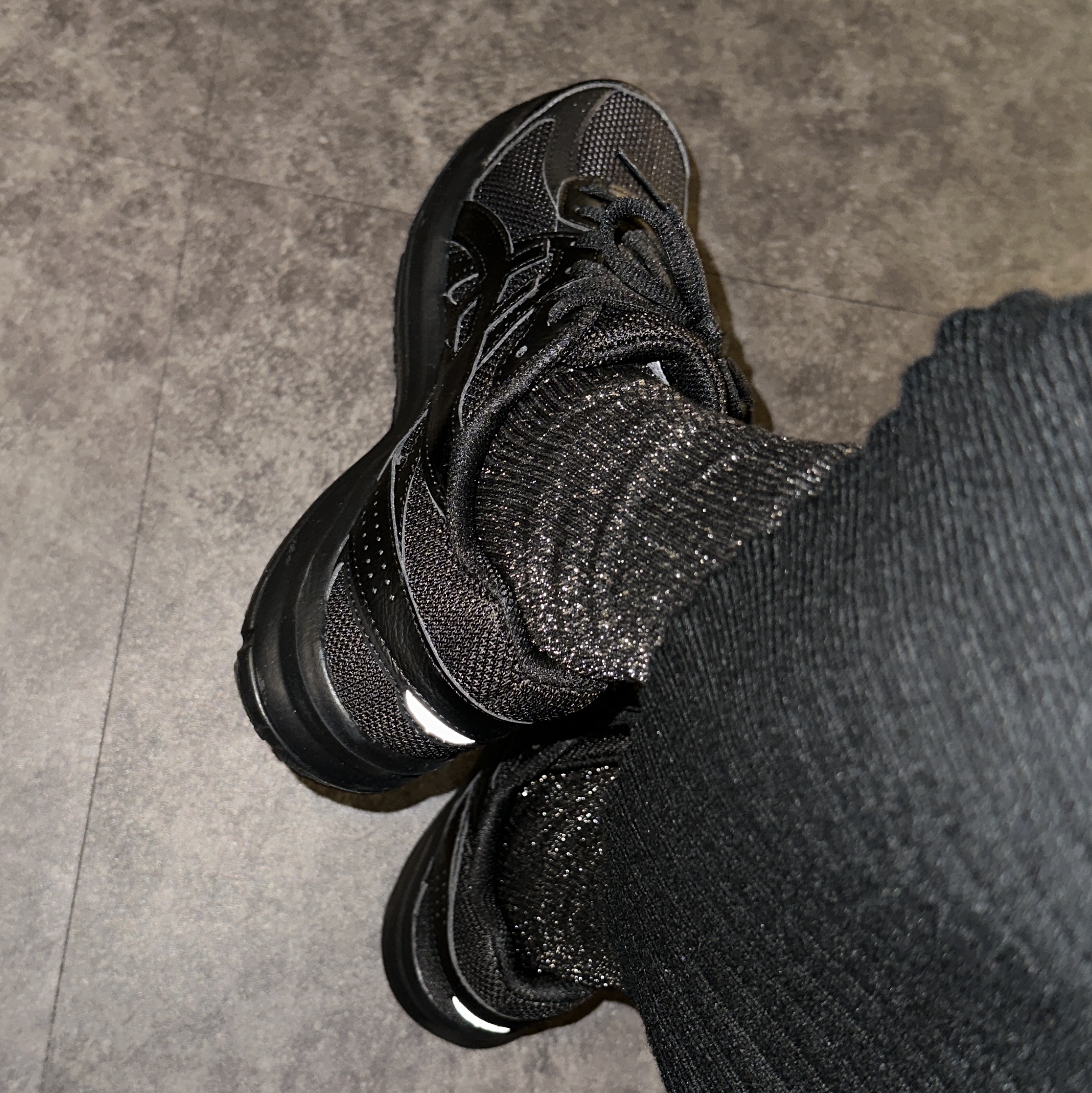 Asics Jog 100 S Black - 2E Wide 착용 스타일