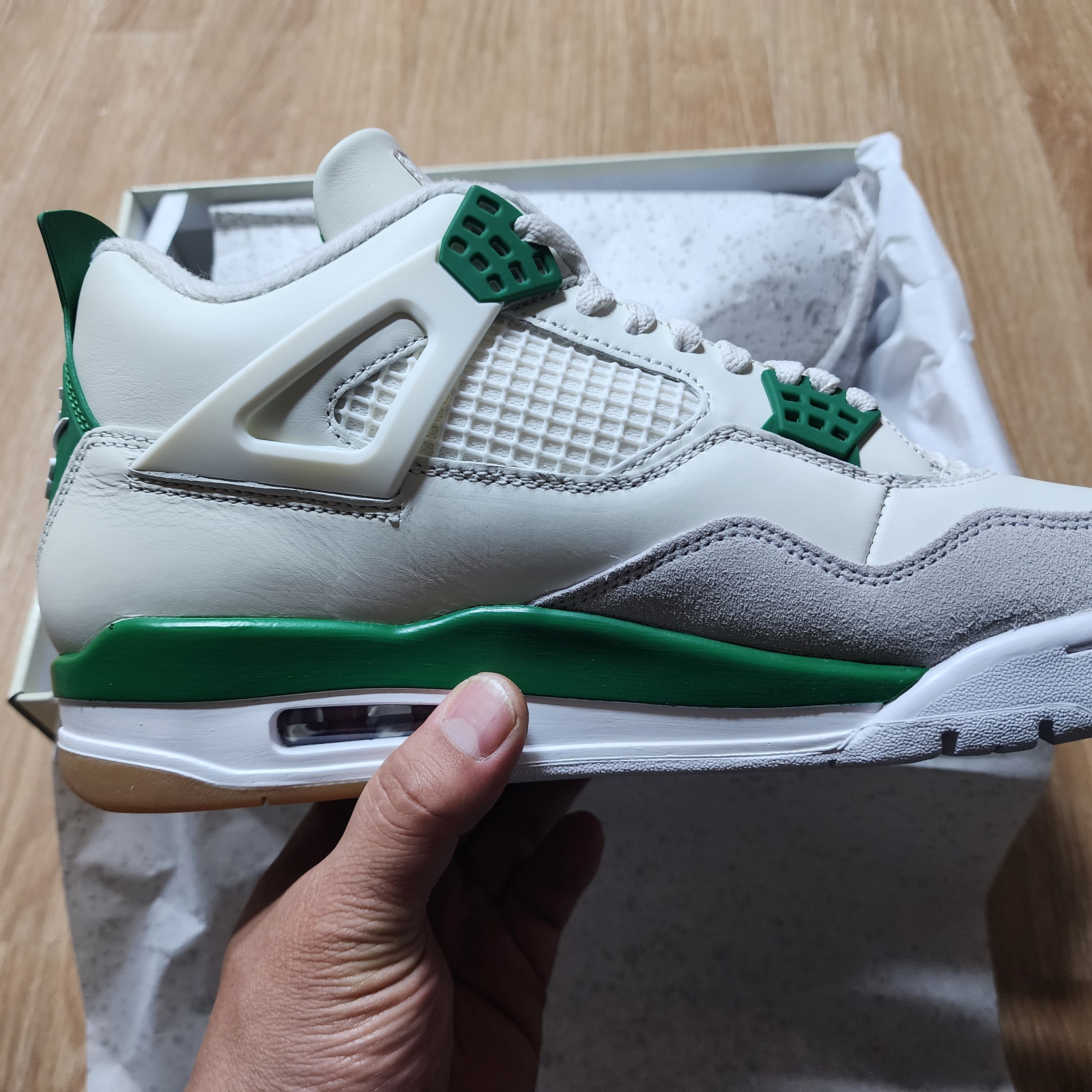 Jordan 4 x Nike SB Retro SP Pine Green 착용 스타일 - 2