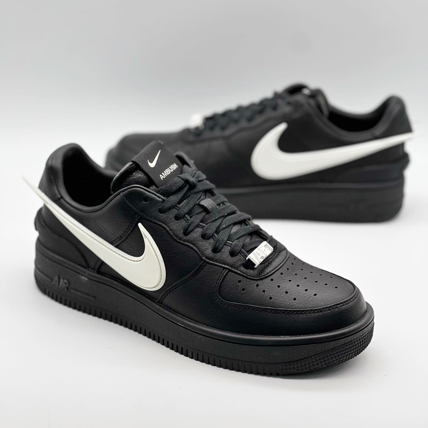 Nike x Ambush Air Force 1 Low SP Black 착용 스타일 - 2