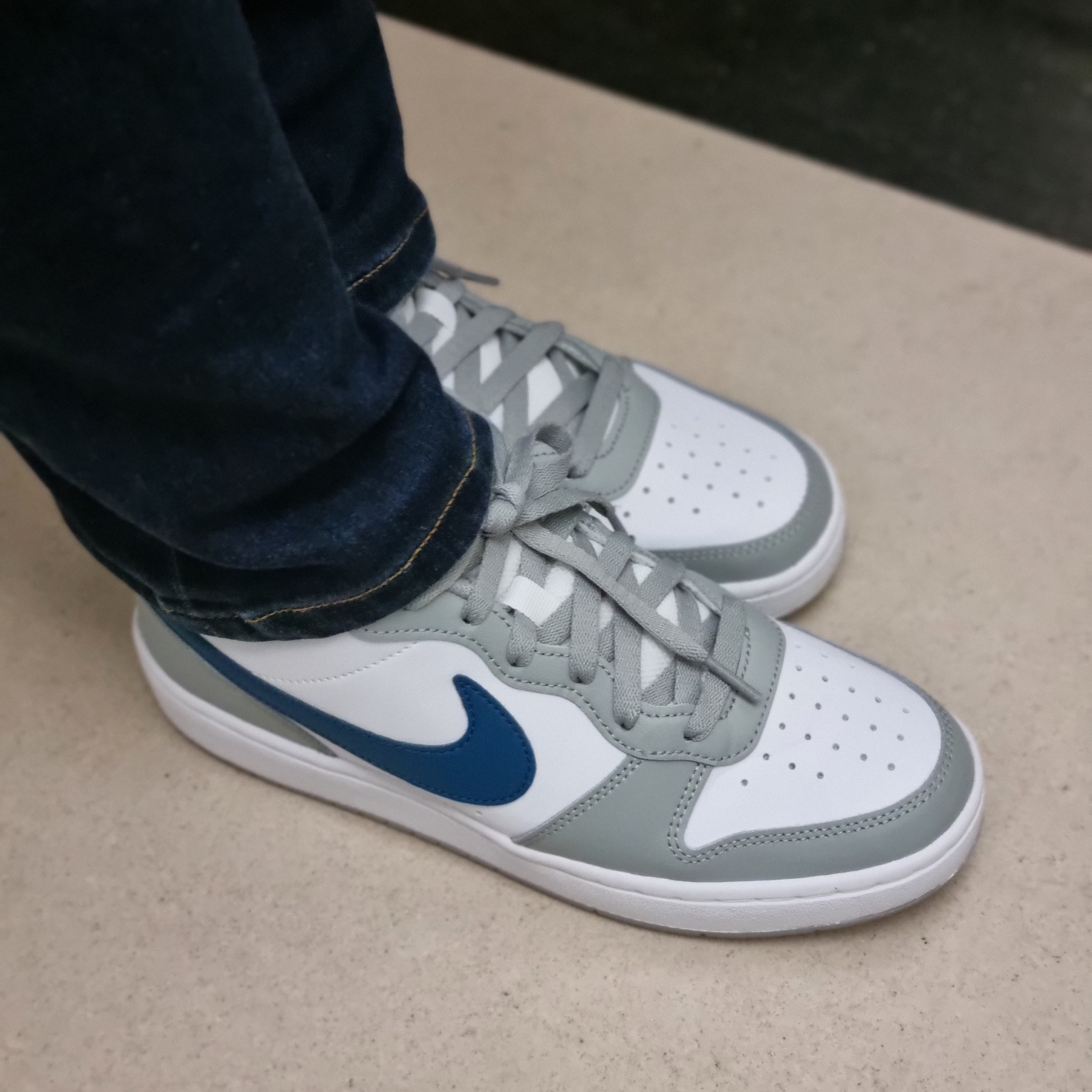 (GS) Nike Court Borough Low 2 Light Smoke Grey 착용 스타일 - 3