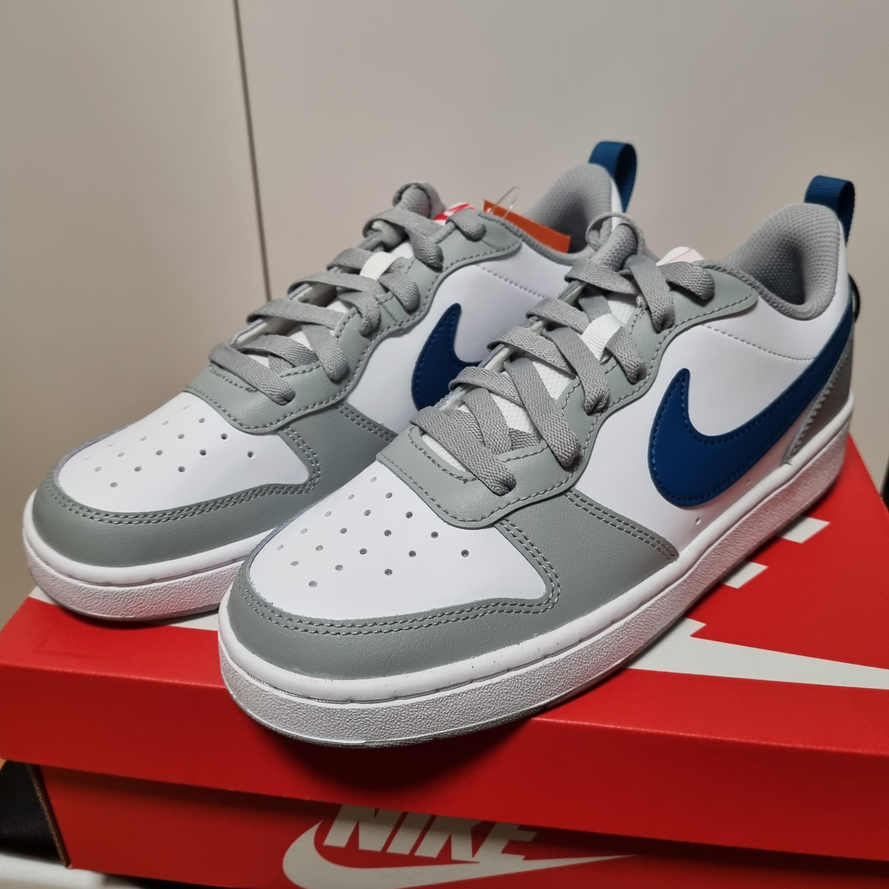 (GS) Nike Court Borough Low 2 Light Smoke Grey 착용 스타일 - 1