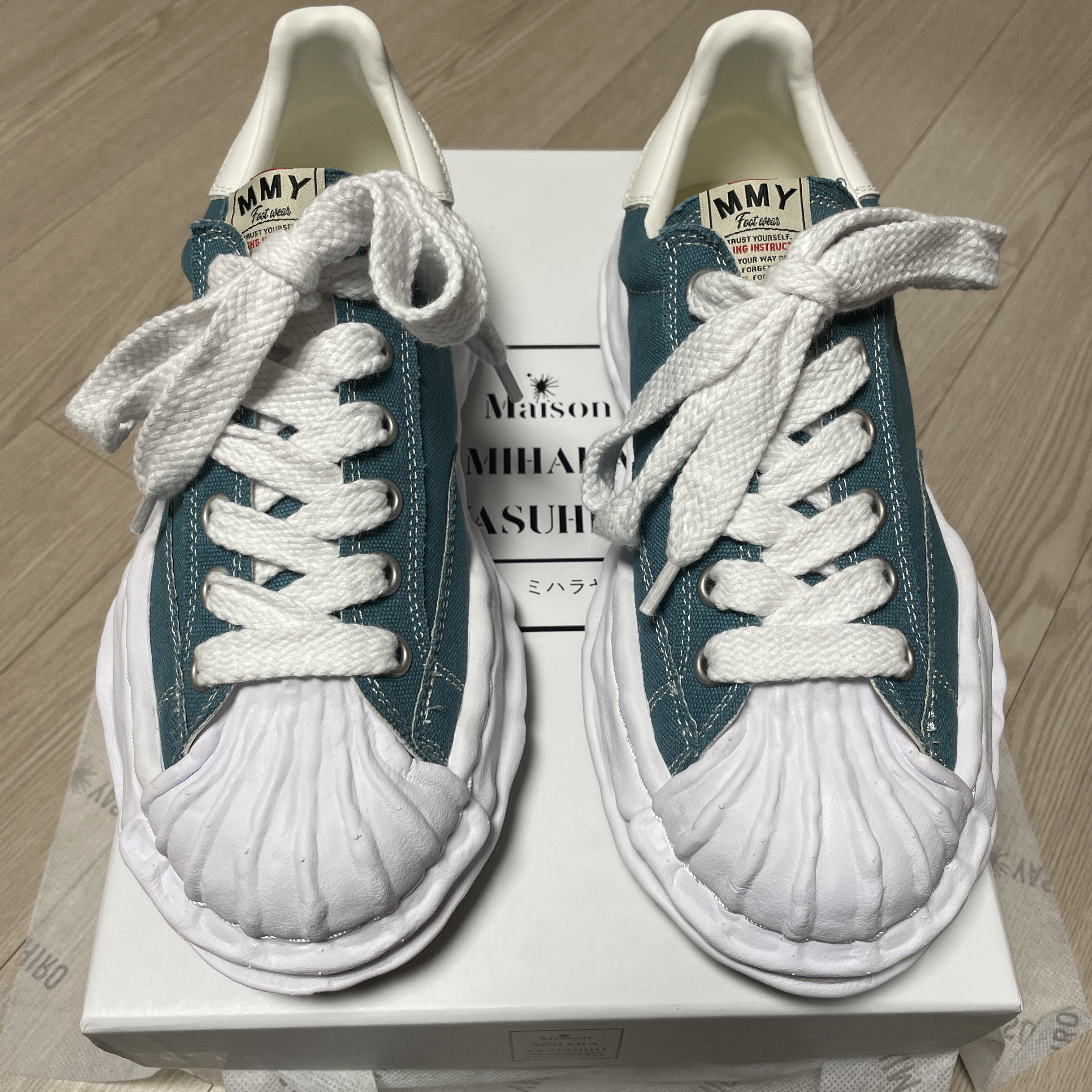 Maison Mihara Yasuhiro Blakey OG Sole Canvas Low-top Sneakers Blue 착용 스타일 - 1