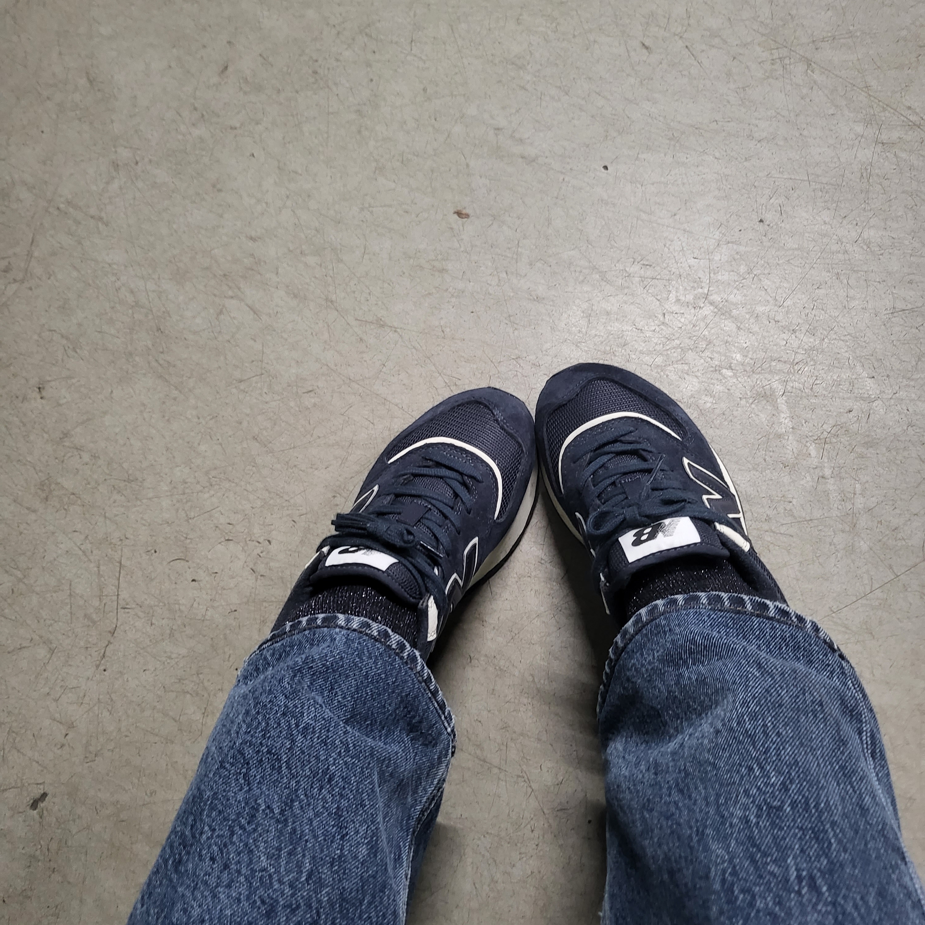 New Balance 574 Legacy Blue Navy 착용 스타일 - 4