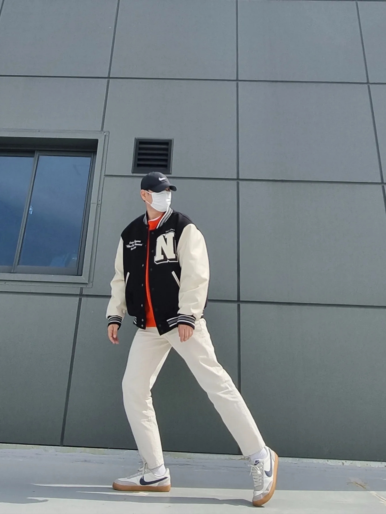 Puma x AMI Crewneck Sweatshirt Orange, Nike x J.Crew Killshot 2 Sail Midnight Navy 착용 스타일 - 4