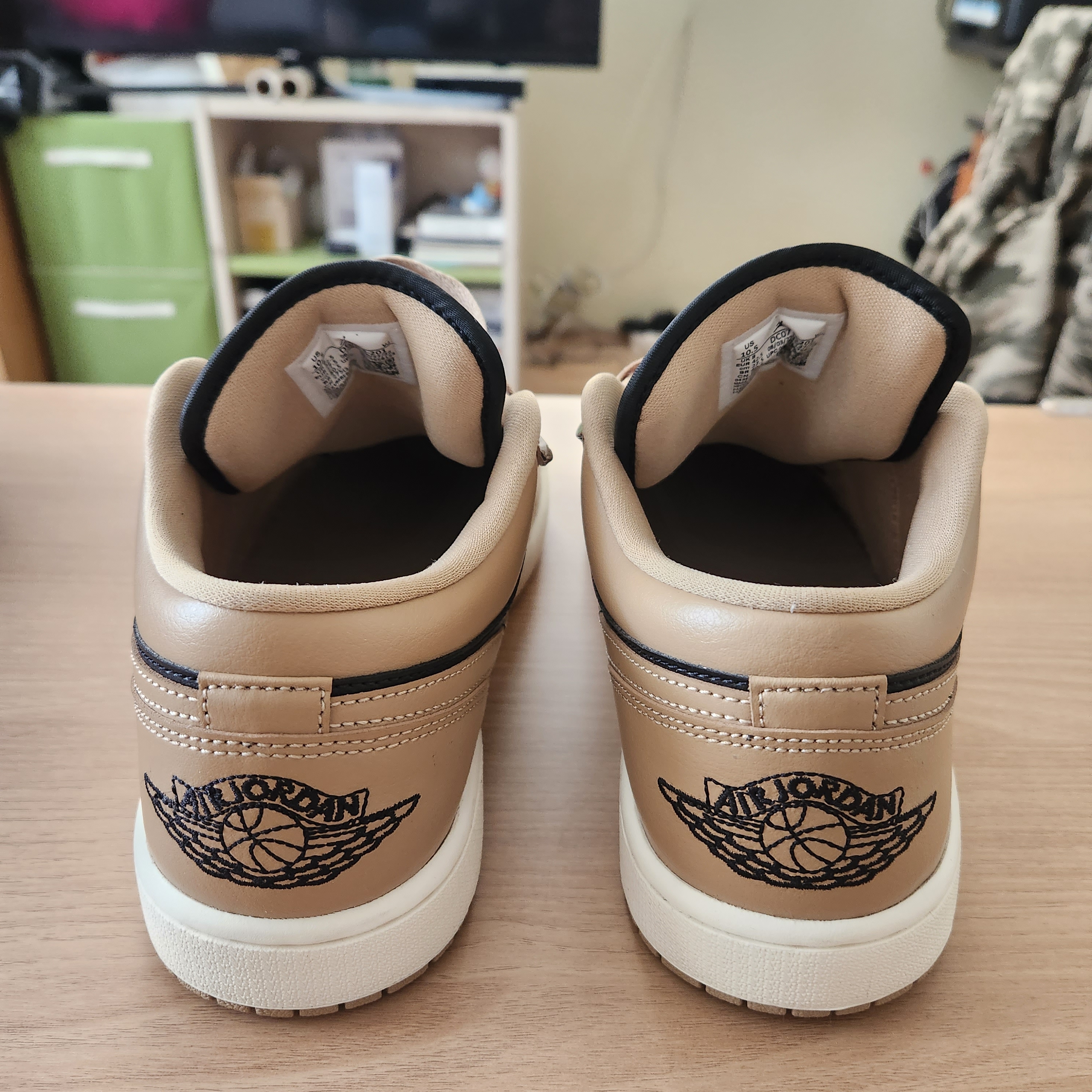 (W) Jordan 1 Low Desert Sail 착용 스타일 - 3