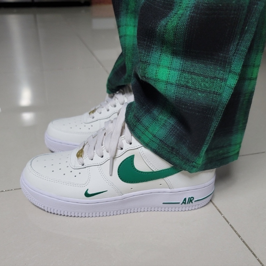 (W) Nike Air Force 1 '07 SE 40th Anniversary Join Forces Sail Malachite 착용 스타일