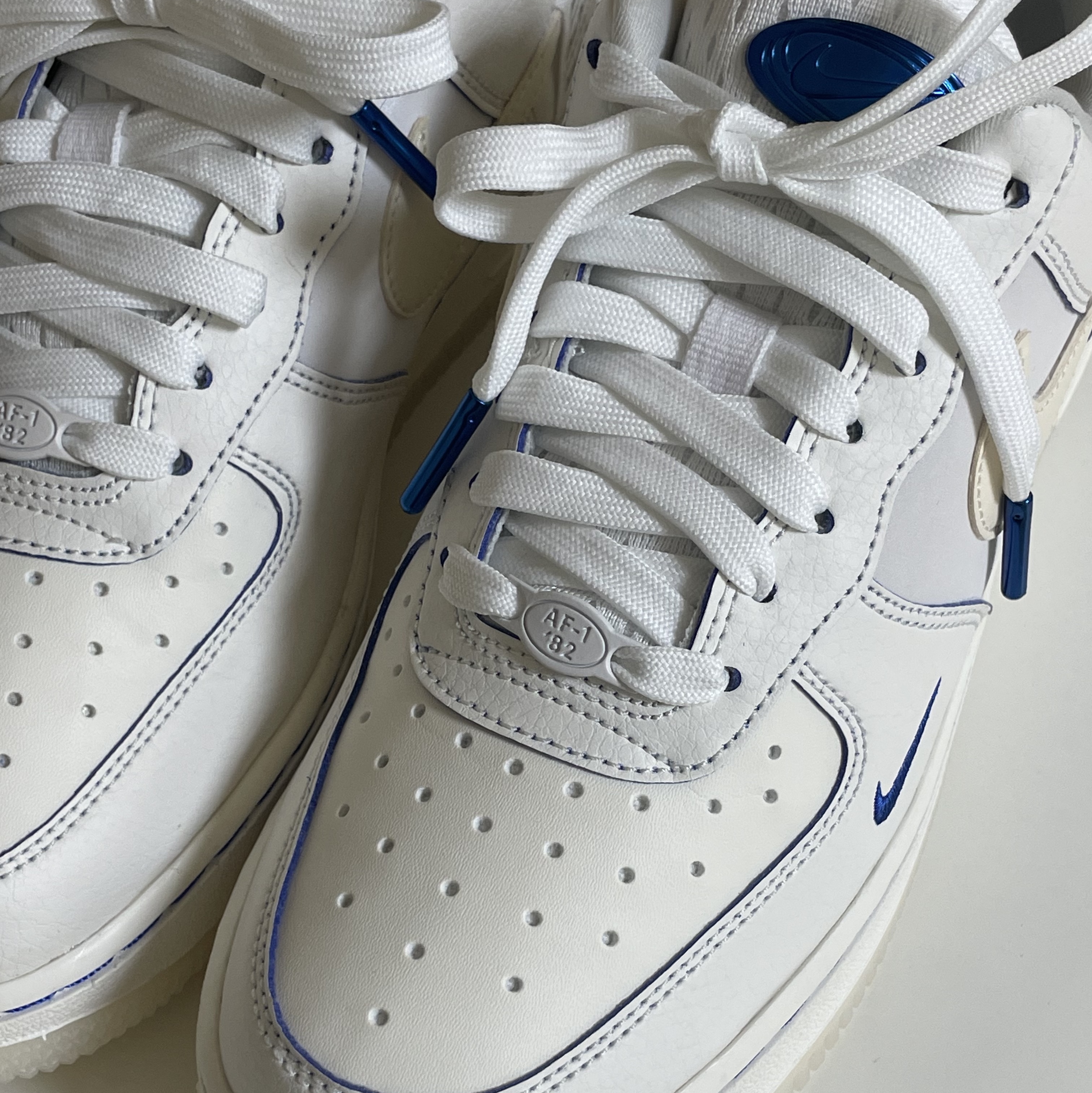 (W) Nike Air Force 1 '07 LX Game Royal Sail 착용 스타일
