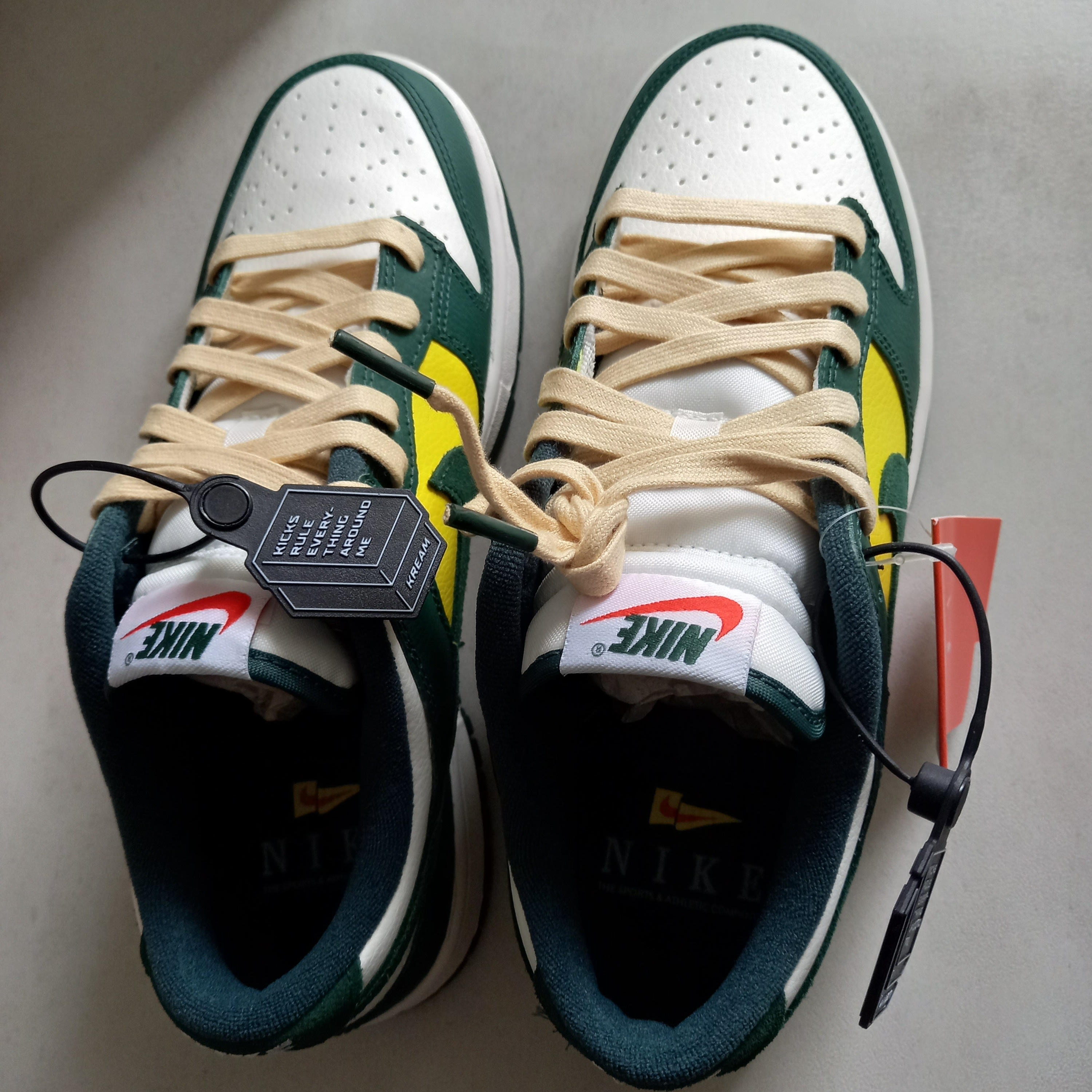 (W) Nike Dunk Low SE Opti Noble Green 착용 스타일 - 1