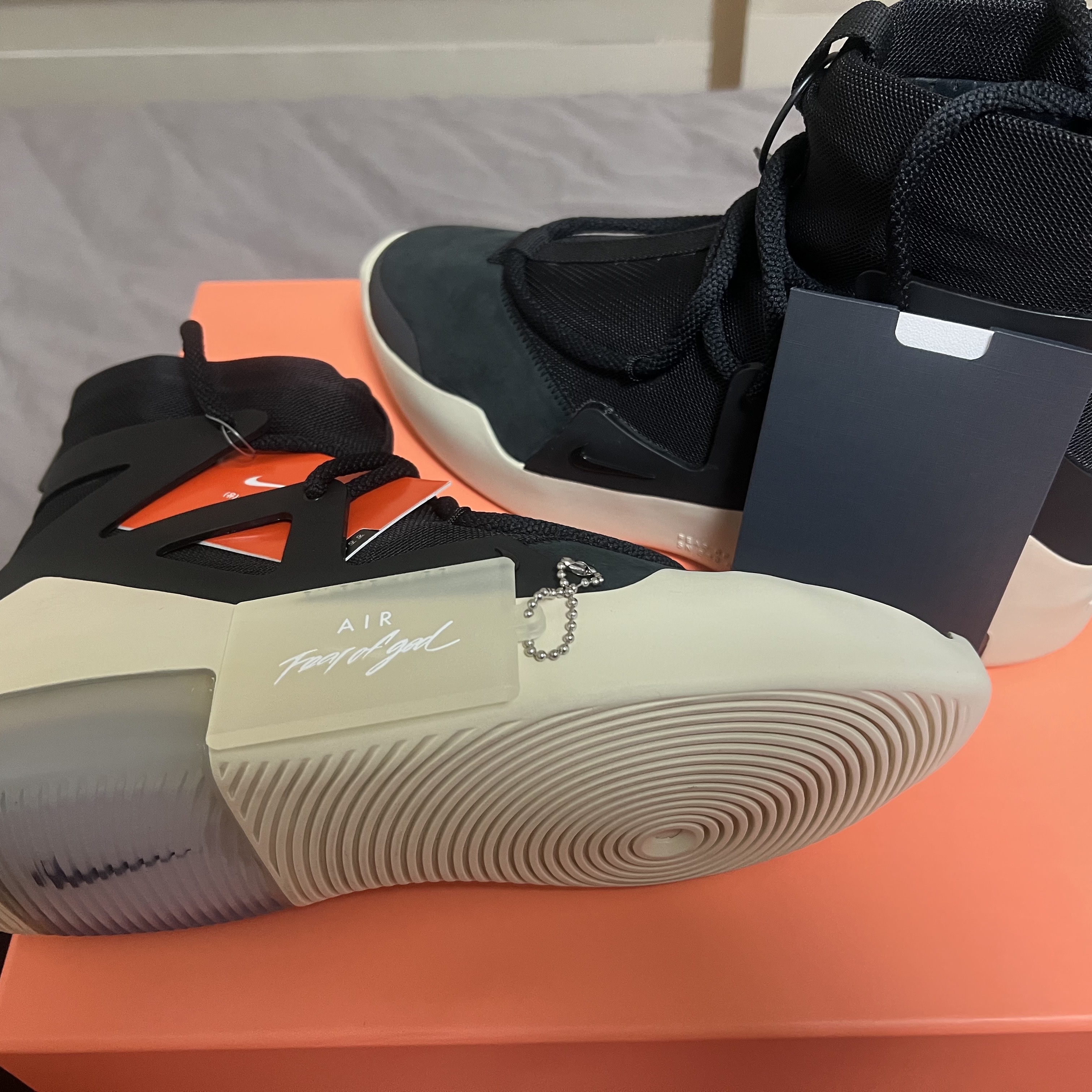 NIke x Fear of God Air Fear of God 1 Black 착용 스타일 - 2
