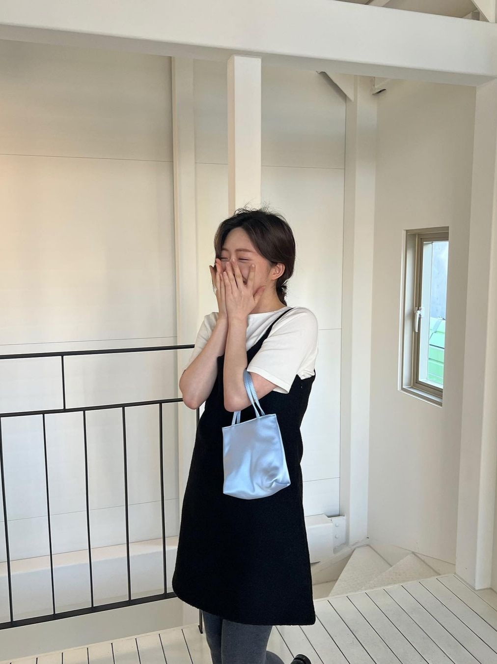 Hai Little Silk Bag Light Blue 착용 스타일 - 2