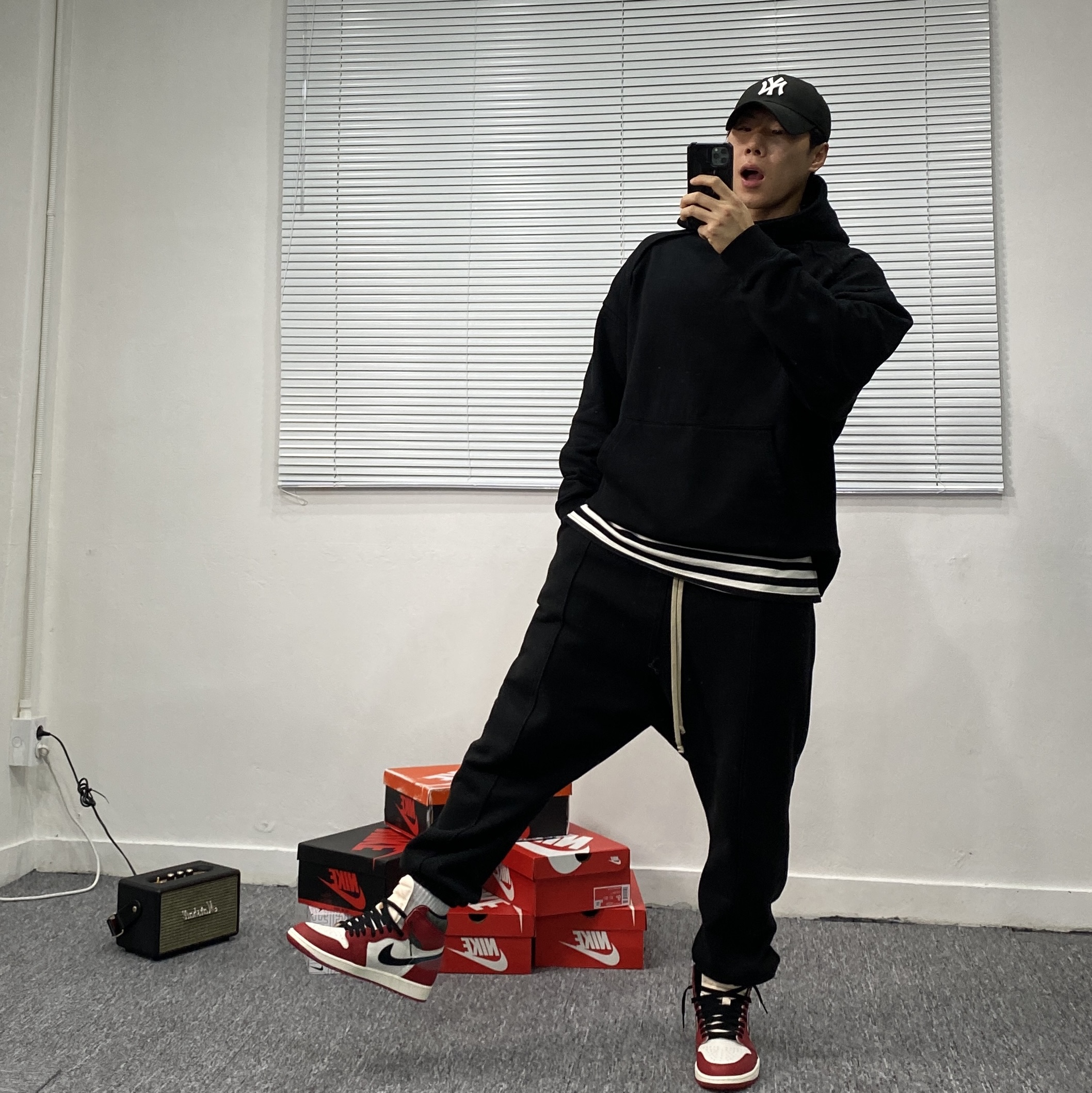 Jordan 1 Retro High OG Chicago 2022 착용 스타일 - 2