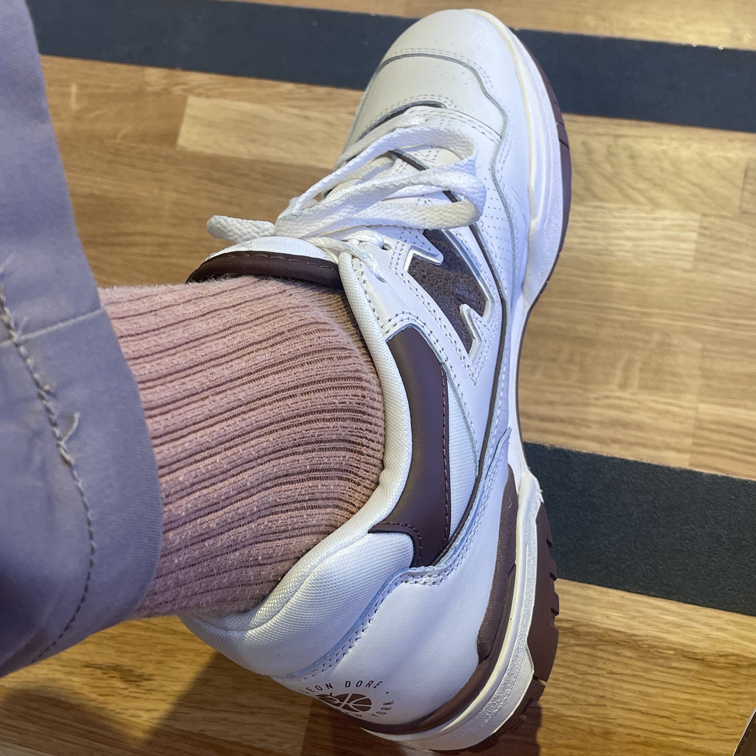 New Balance x Aime Leon Dore 550 Brown 착용 스타일 - 3